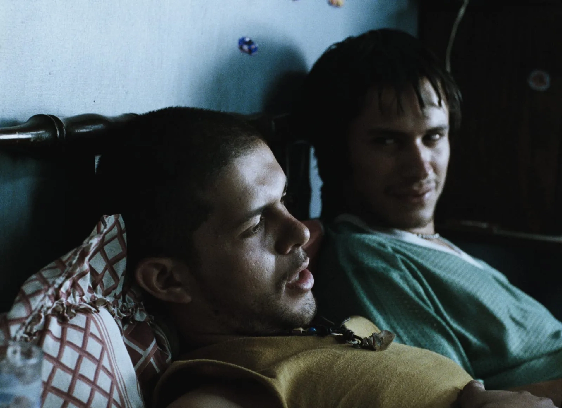 Gael García Bernal and Marco Pérez in Amores Perros (2000)