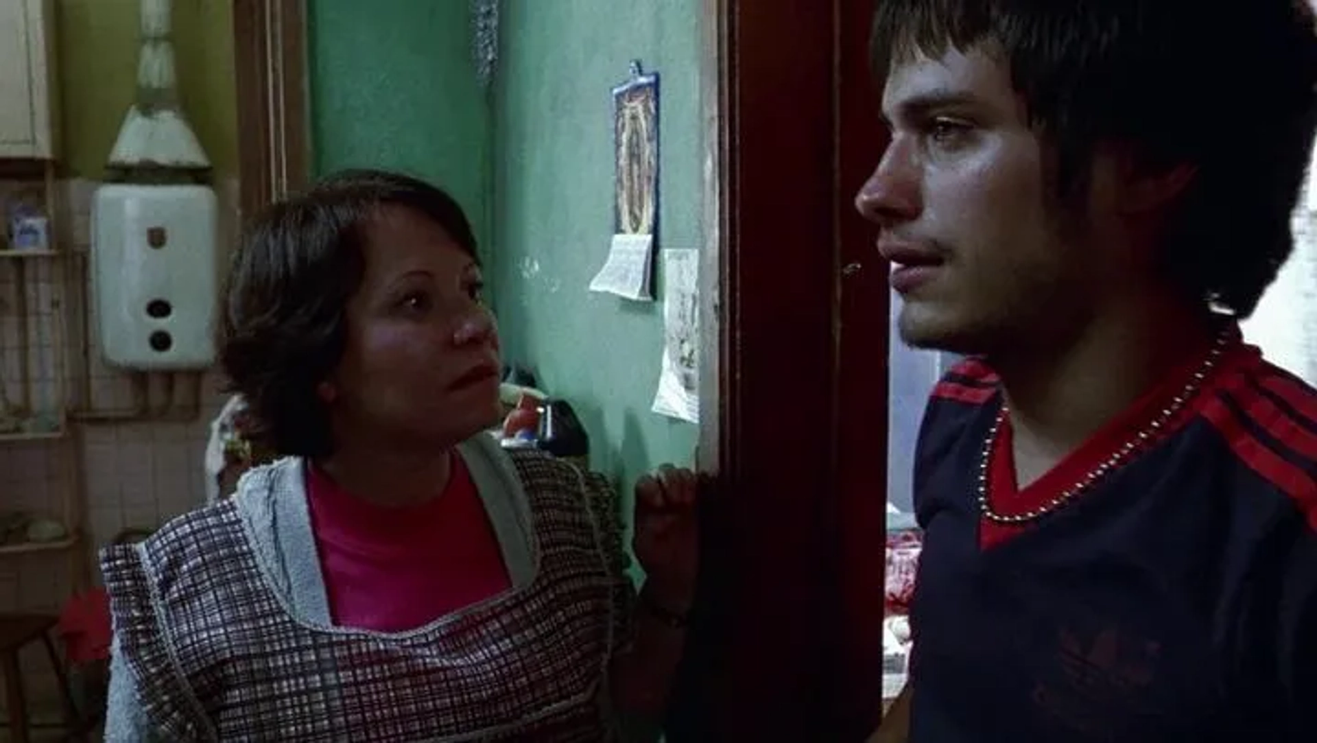 Adriana Barraza and Gael García Bernal in Amores Perros (2000)