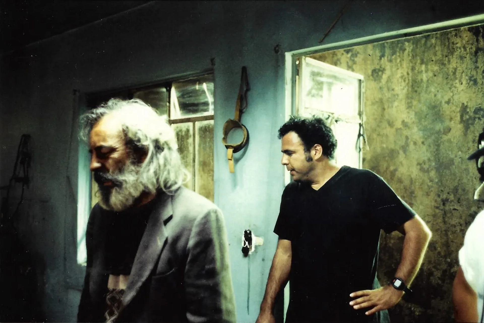 Emilio Echevarría and Alejandro G. Iñárritu in Amores Perros (2000)