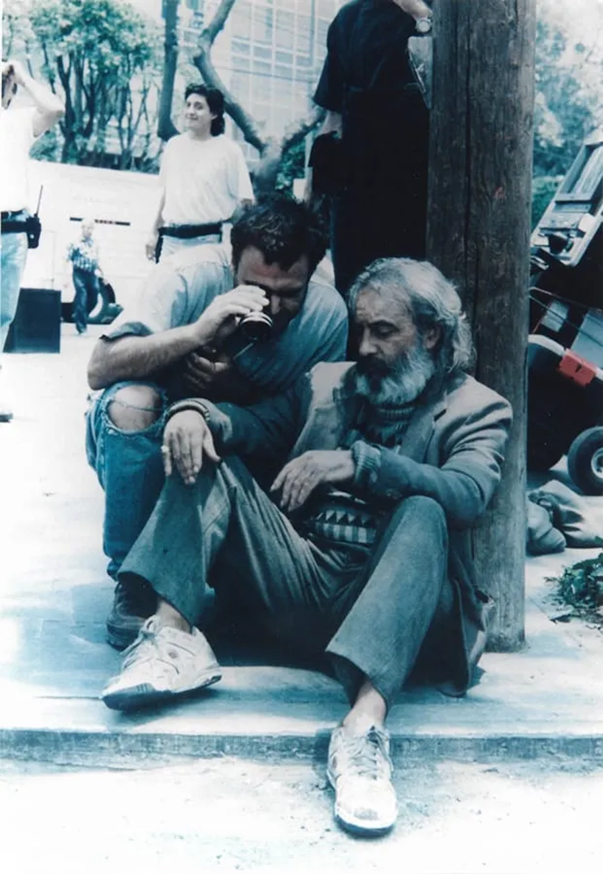 Emilio Echevarría and Alejandro G. Iñárritu in Amores Perros (2000)