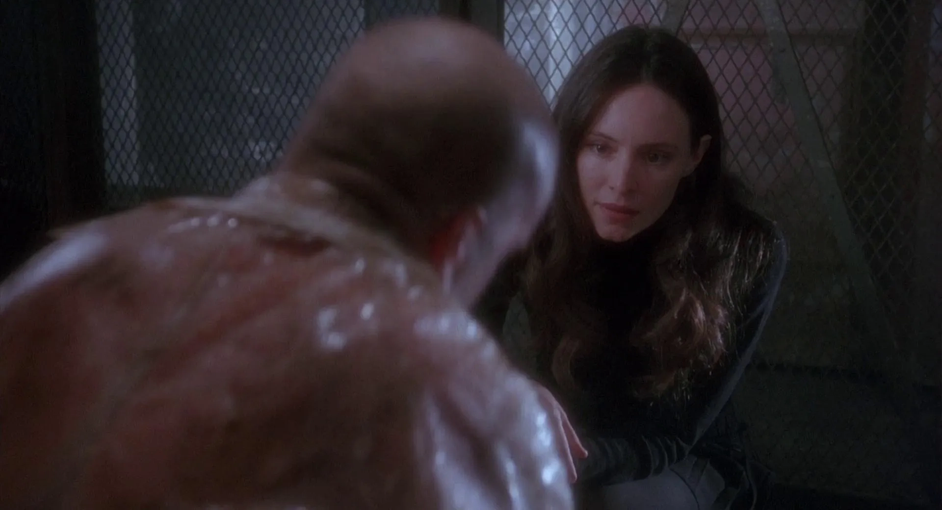 Bruce Willis and Madeleine Stowe in 12 Monkeys (1995)