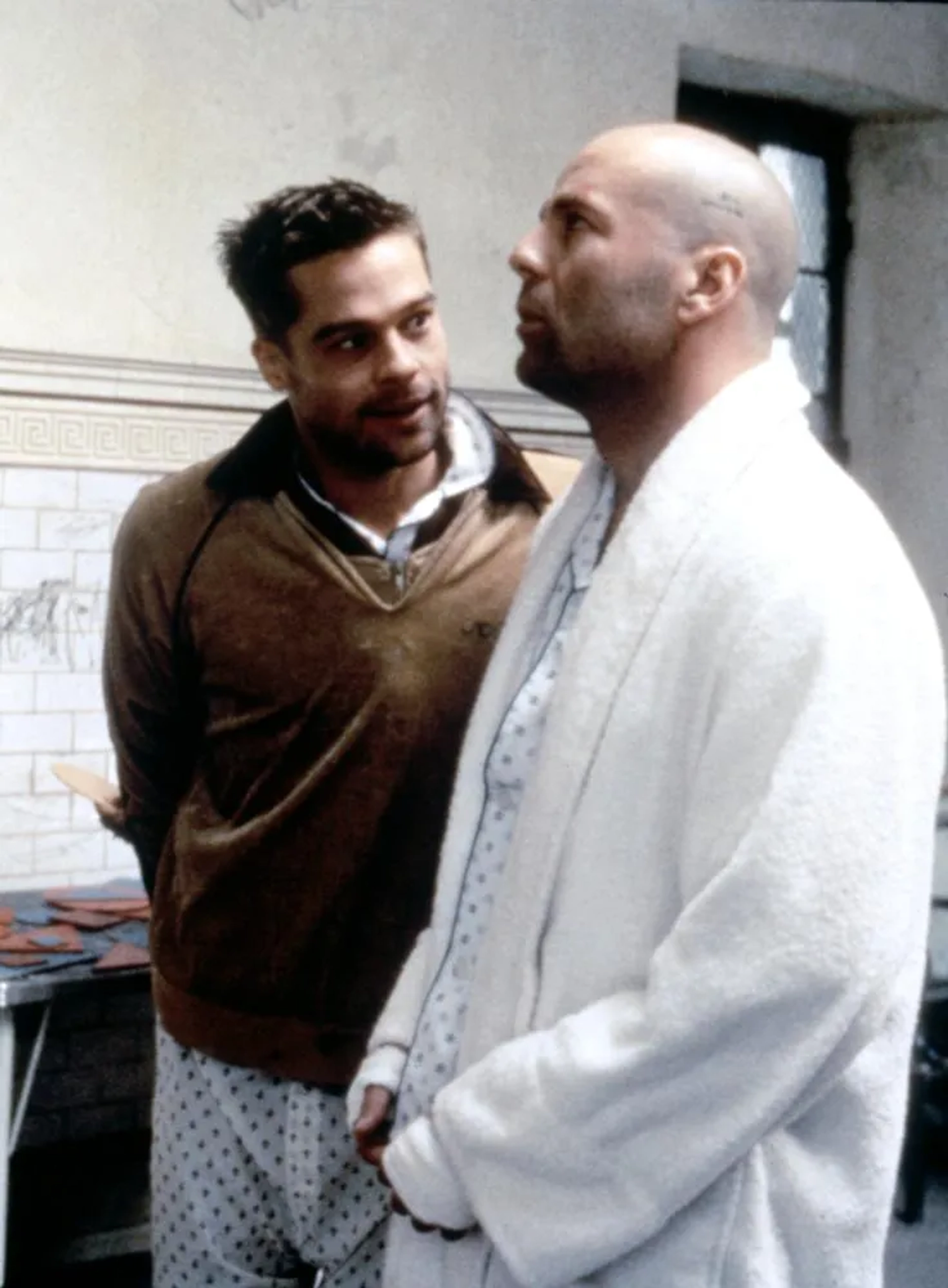 Brad Pitt and Bruce Willis in 12 Monkeys (1995)