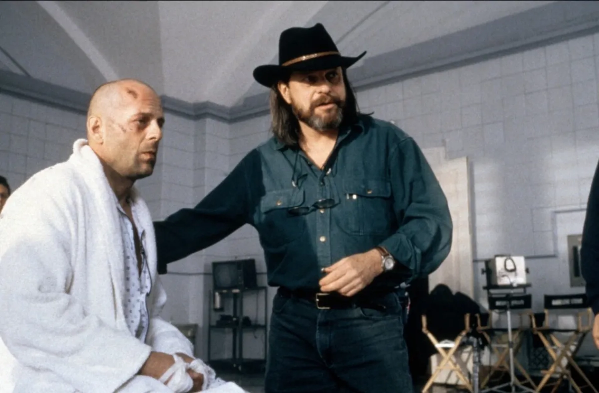 Bruce Willis and Terry Gilliam in 12 Monkeys (1995)