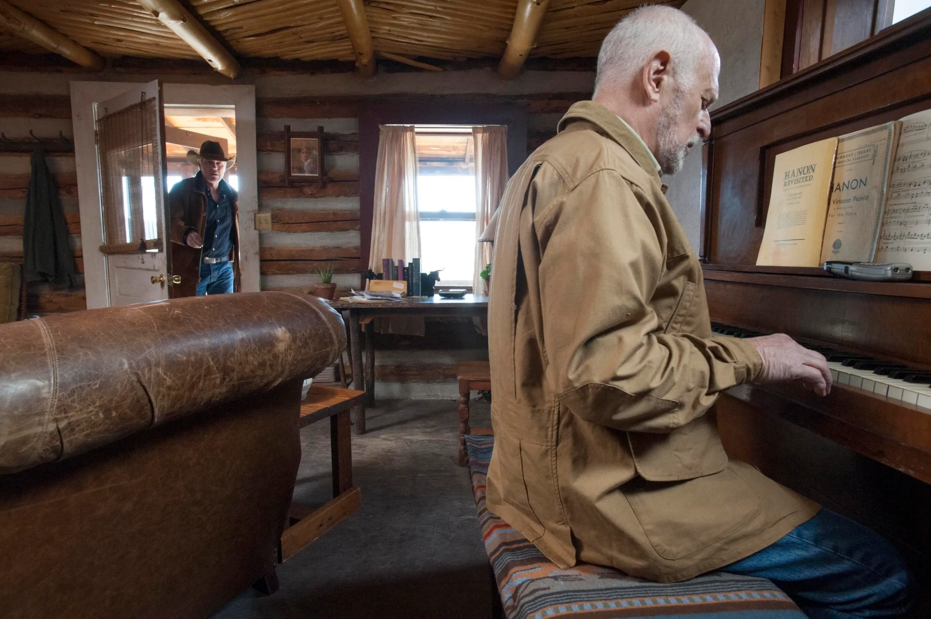 Gerald McRaney and Robert Taylor in Longmire (2012)