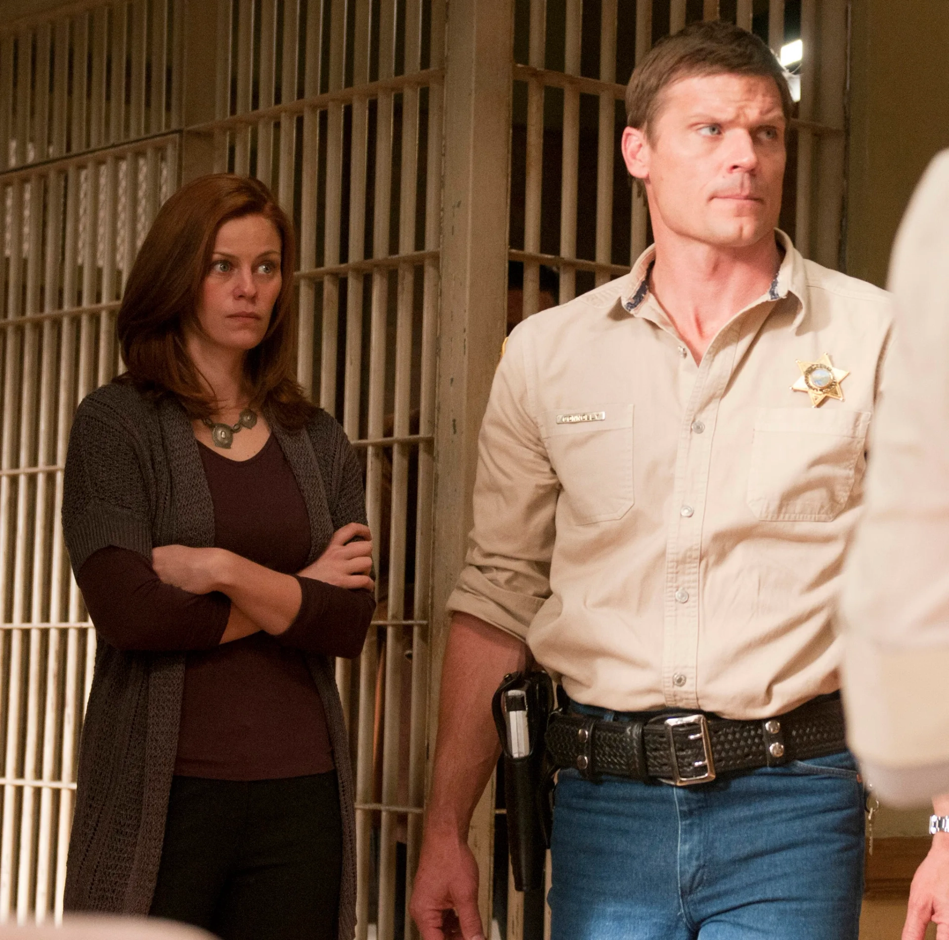 Bailey Chase and Cassidy Freeman in Longmire (2012)