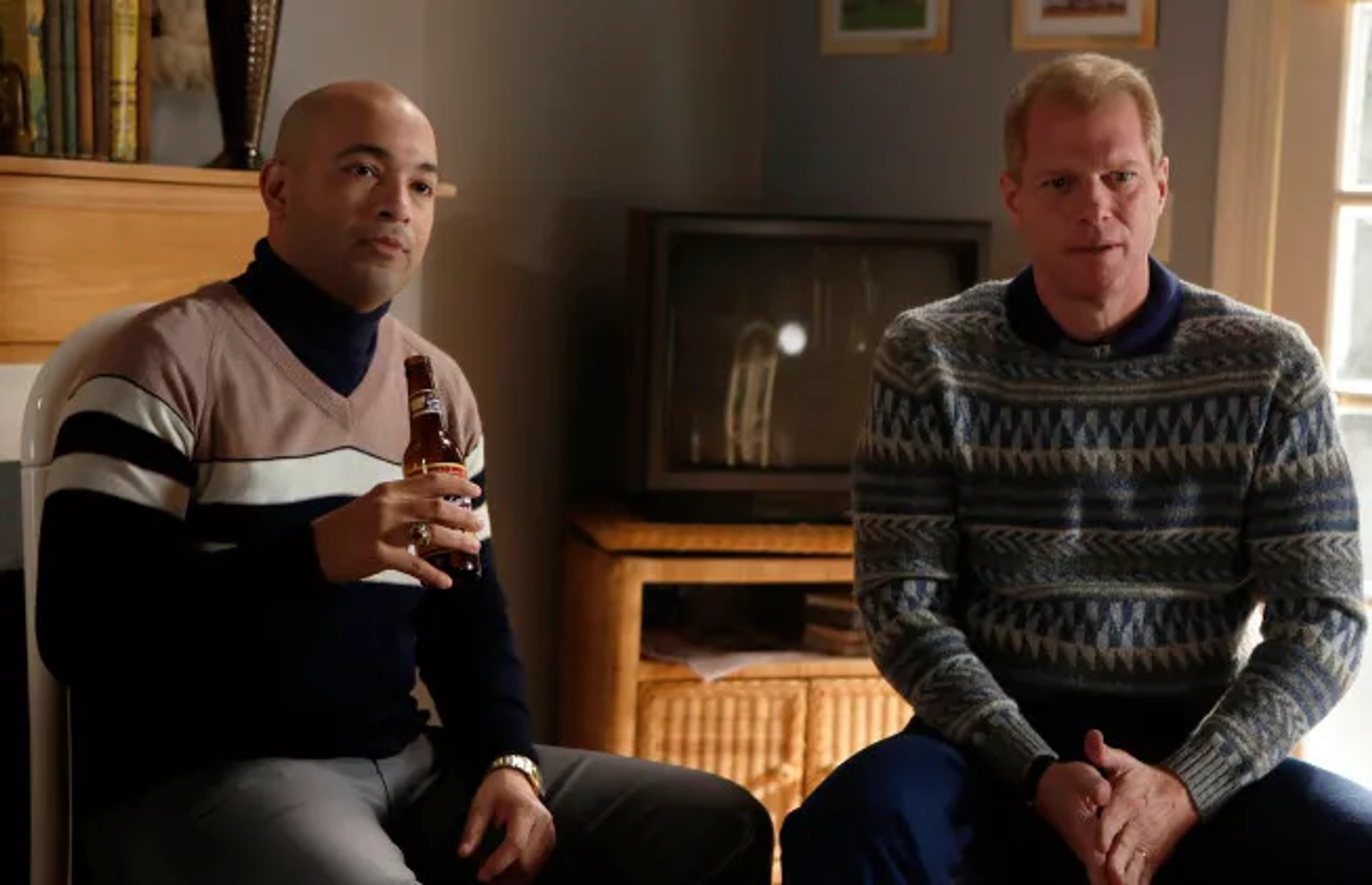 Noah Emmerich and Maximiliano Hernández in The Americans (2013)