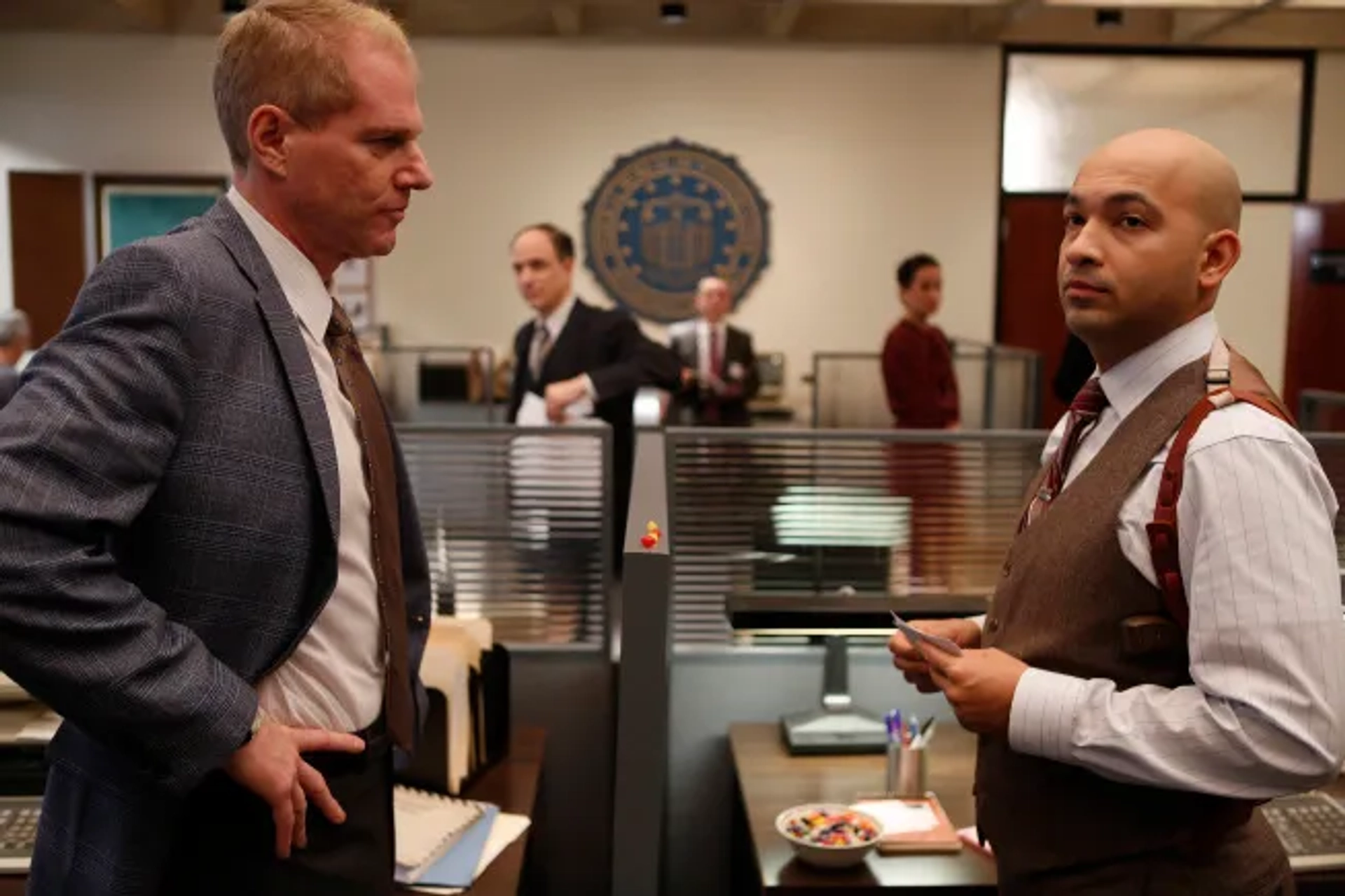 Noah Emmerich and Maximiliano Hernández in The Americans (2013)