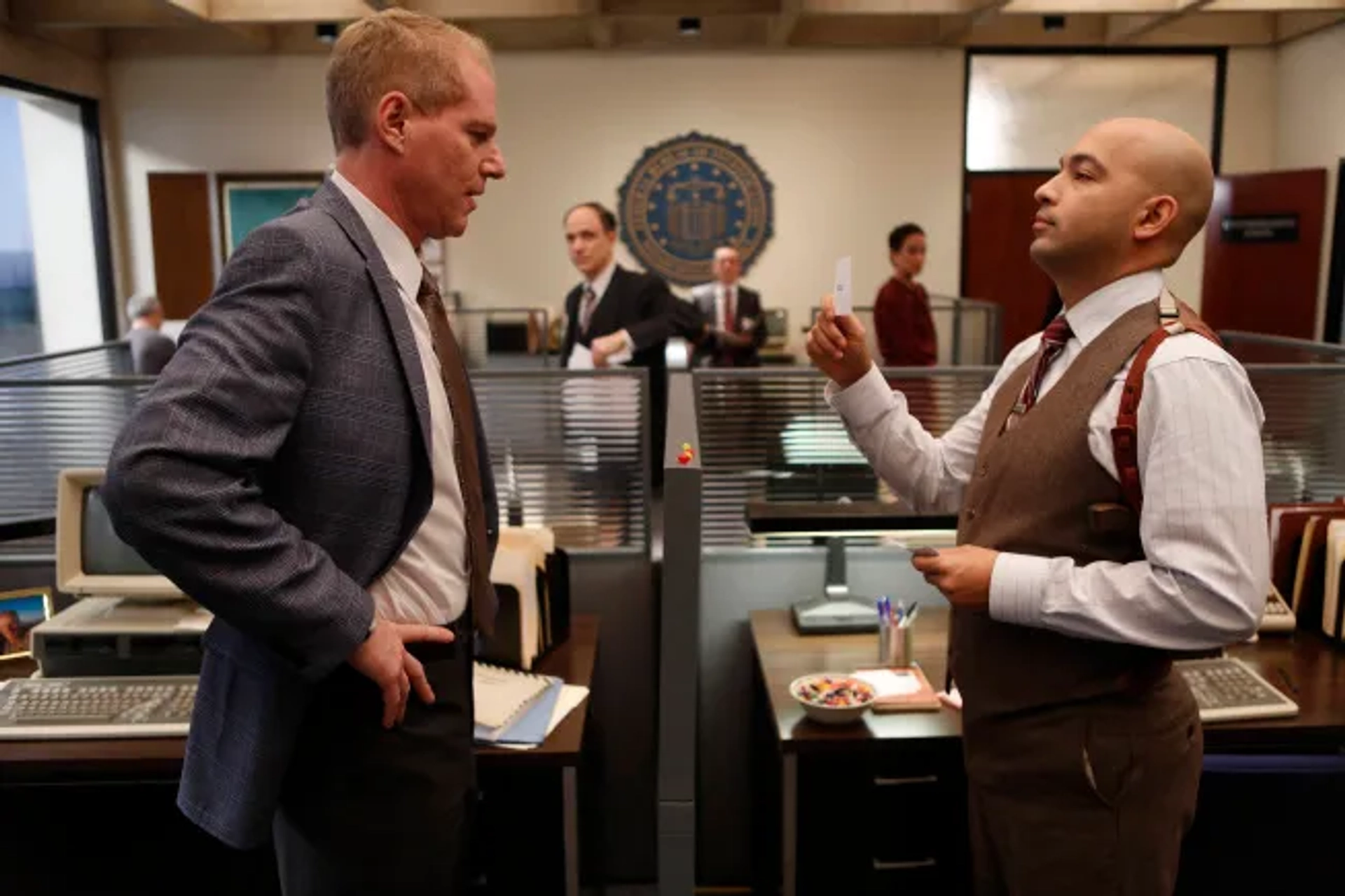 Noah Emmerich and Maximiliano Hernández in The Americans (2013)