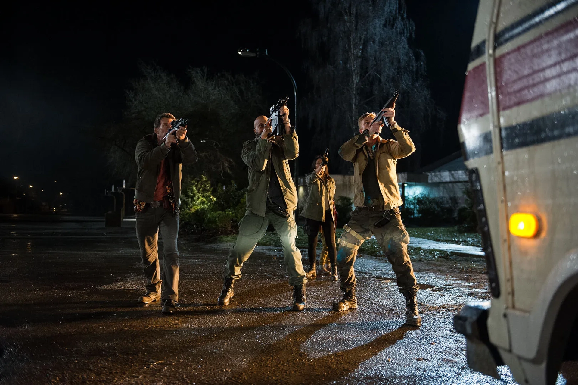 Thomas Jane, Keegan-Michael Key, Olivia Munn, Boyd Holbrook, and Jacob Tremblay in The Predator (2018)