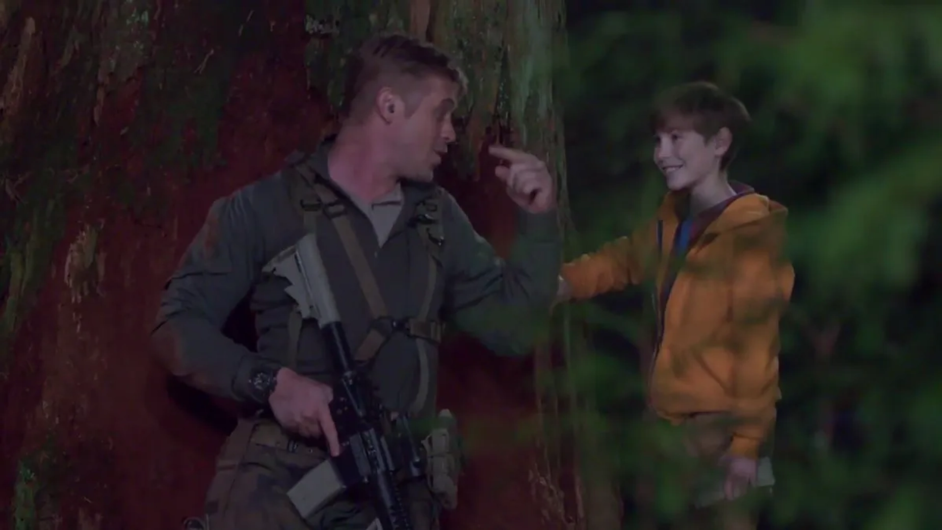 Boyd Holbrook and Jacob Tremblay in The Predator (2018)