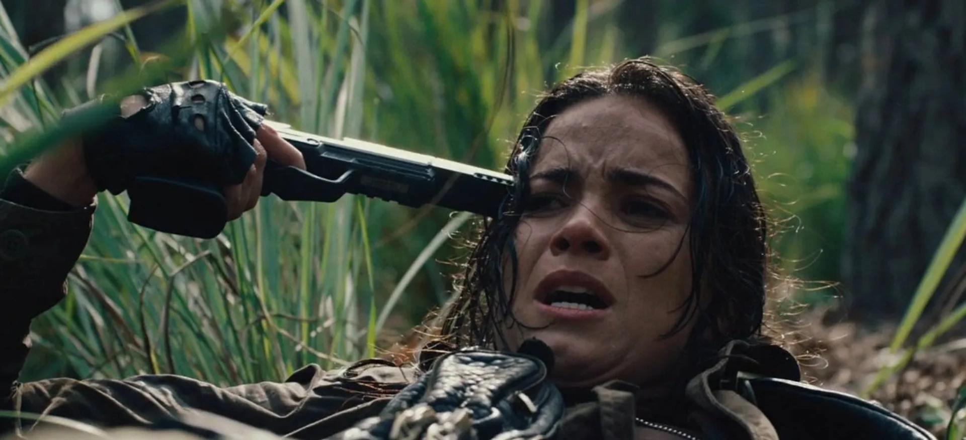 Alice Braga in Predators (2010)