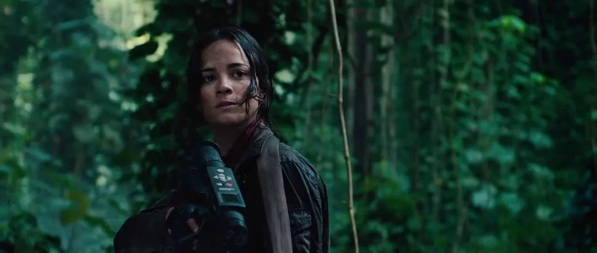 Alice Braga in Predators (2010)