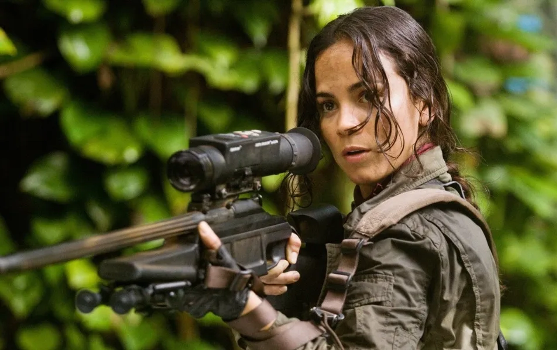 Alice Braga in Predators (2010)