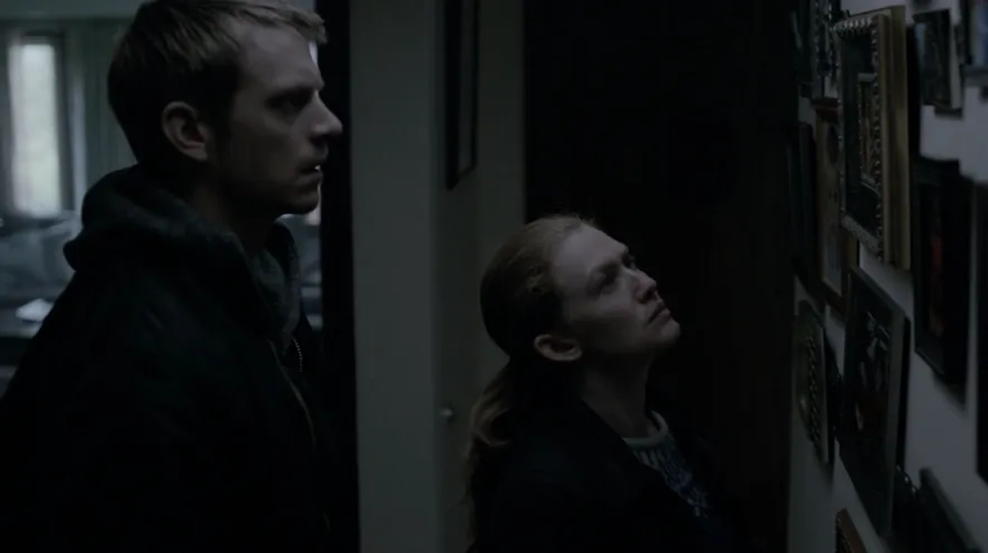 Mireille Enos and Joel Kinnaman in The Killing (2011)