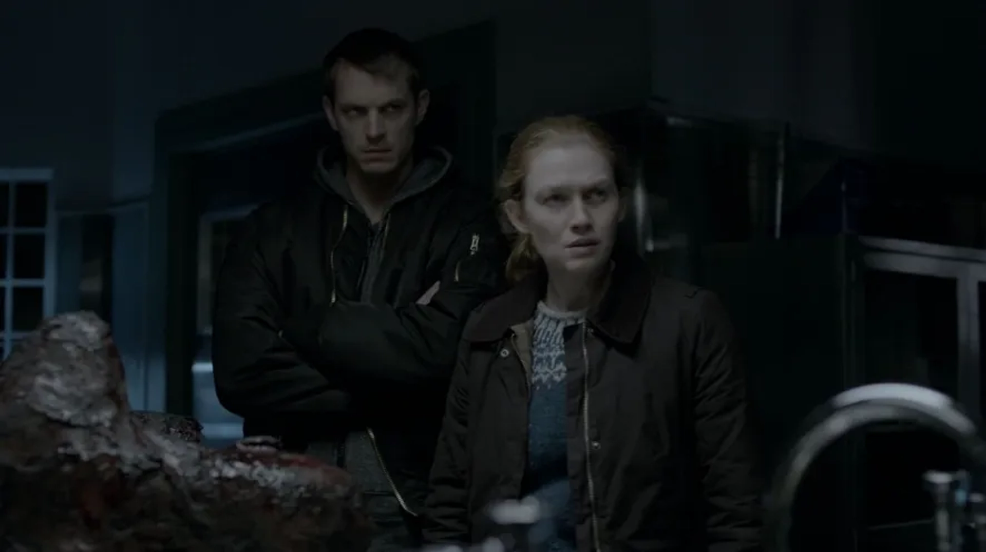 Mireille Enos and Joel Kinnaman in The Killing (2011)