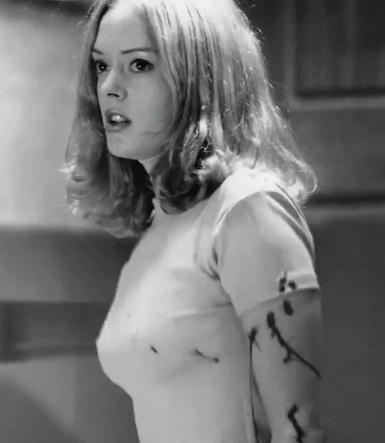 Rose McGowan in Scream (1996)