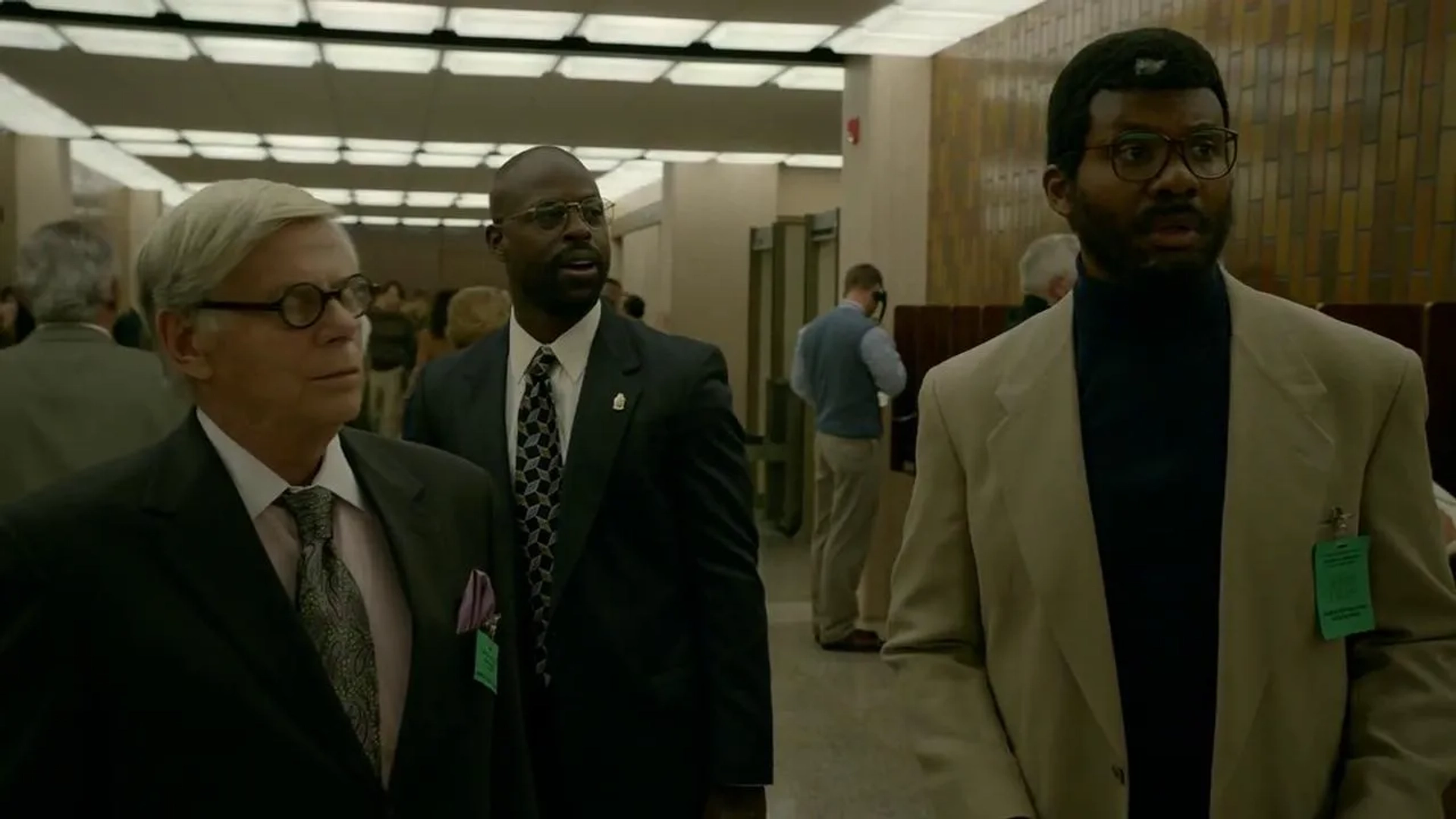 Robert Morse, Leonard Roberts, and Sterling K. Brown in American Crime Story (2016)