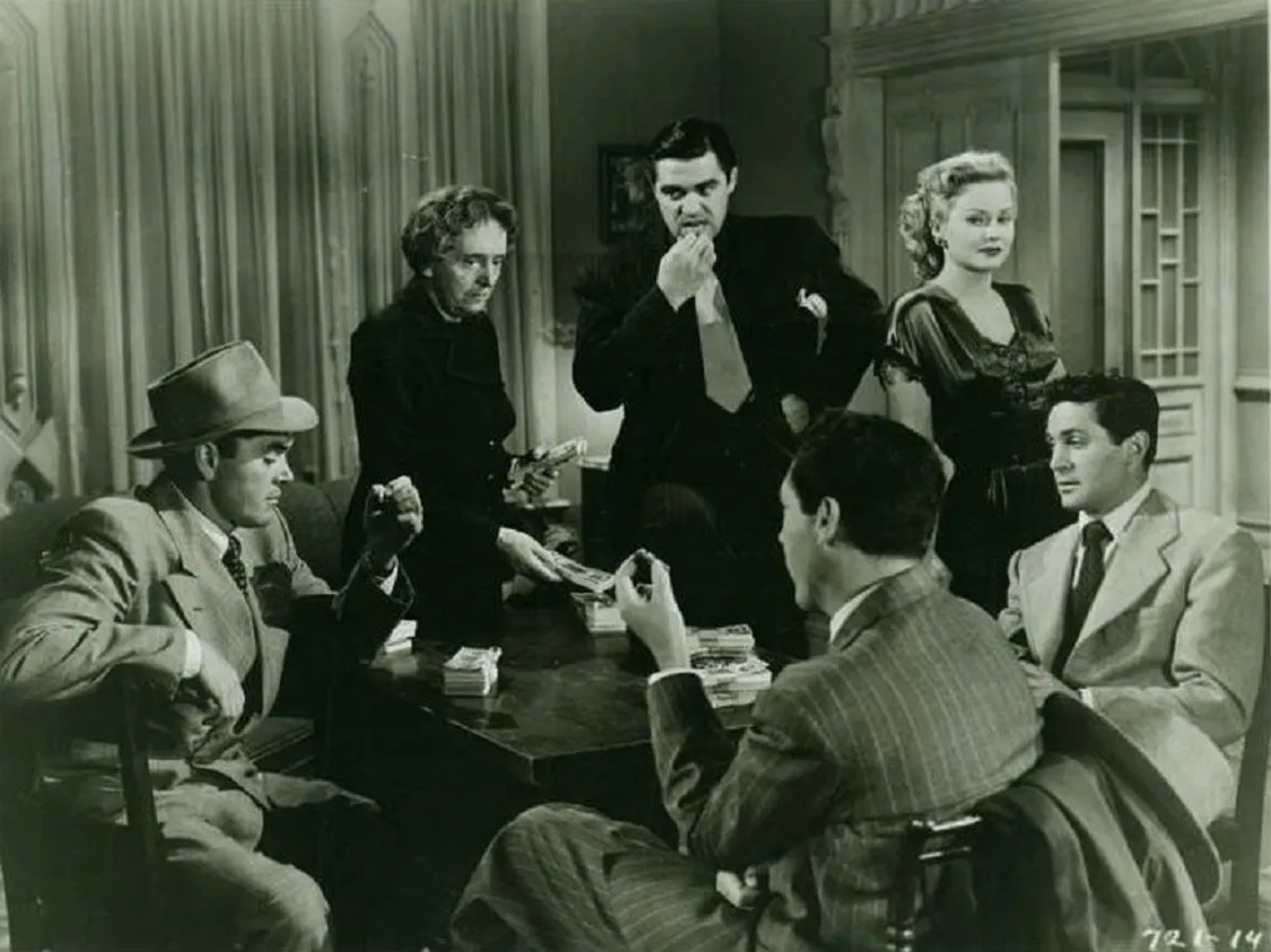 Wally Cassell, Fred Coby, Steve Cochran, Mickey Knox, Virginia Mayo, and Margaret Wycherly in White Heat (1949)