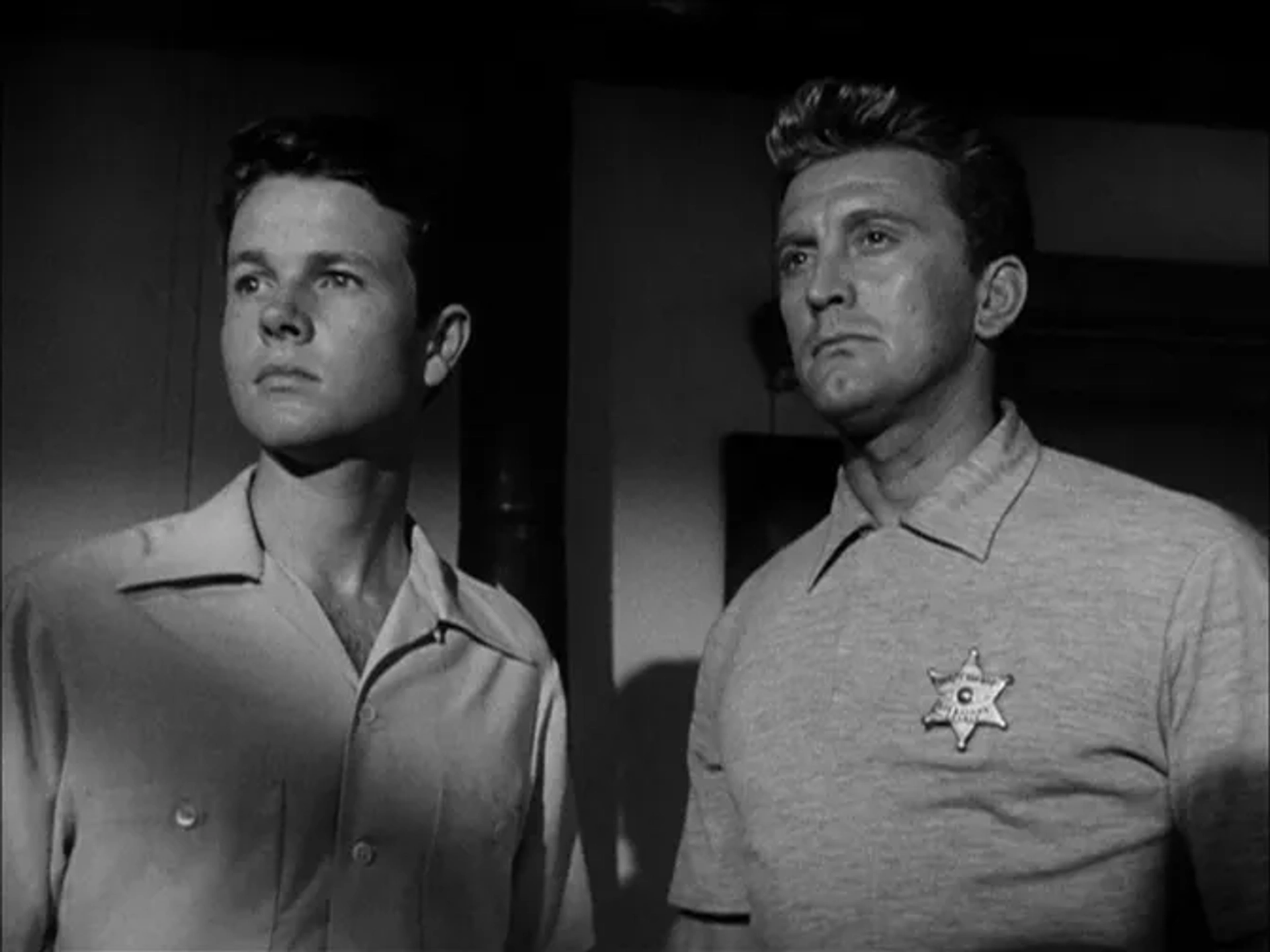 Kirk Douglas and Robert Arthur in Ace in the Hole (1951)