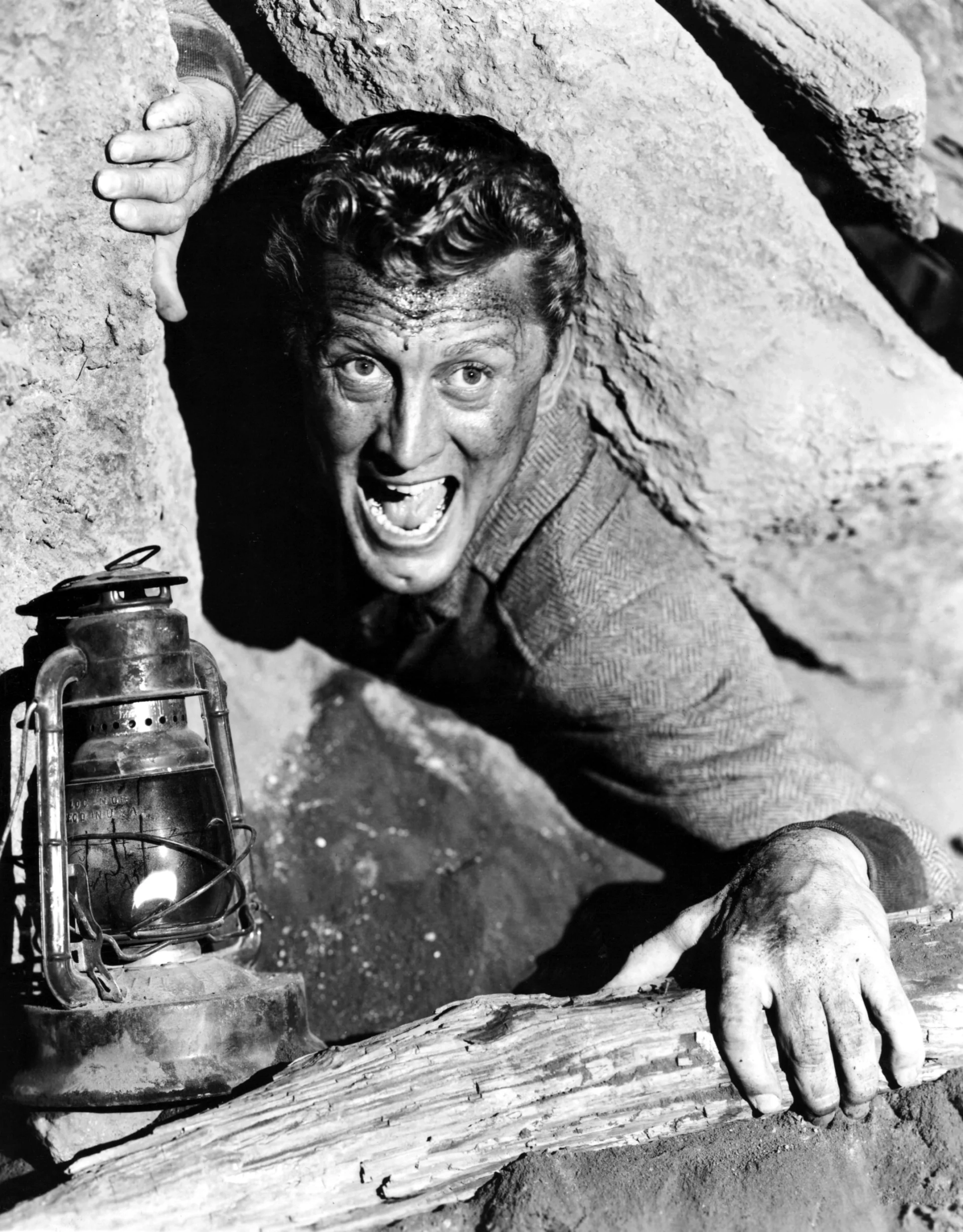 Kirk Douglas in Ace in the Hole (1951)