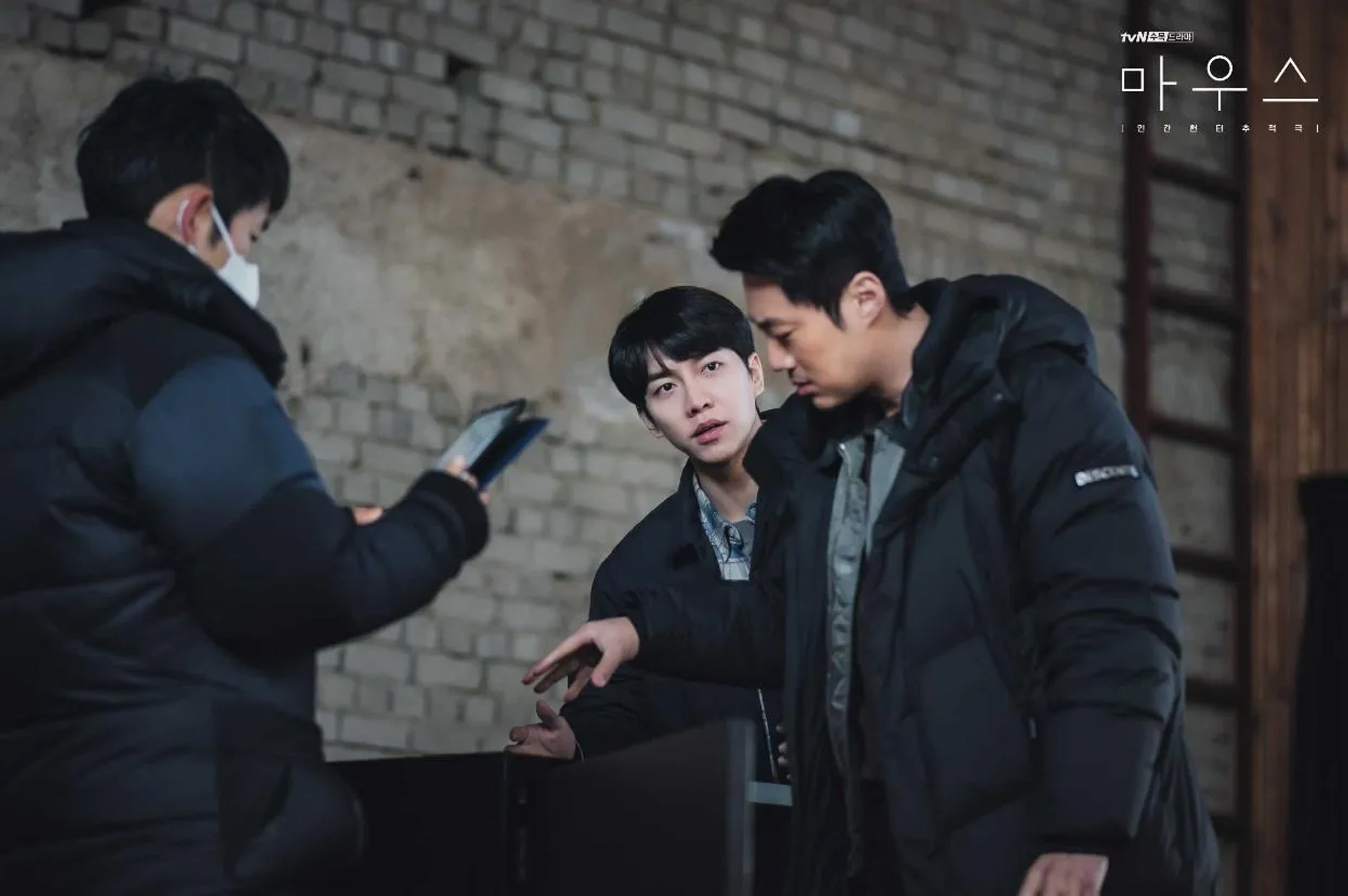 Lee Hee-joon and Lee Seung-gi in Mouse (2021)