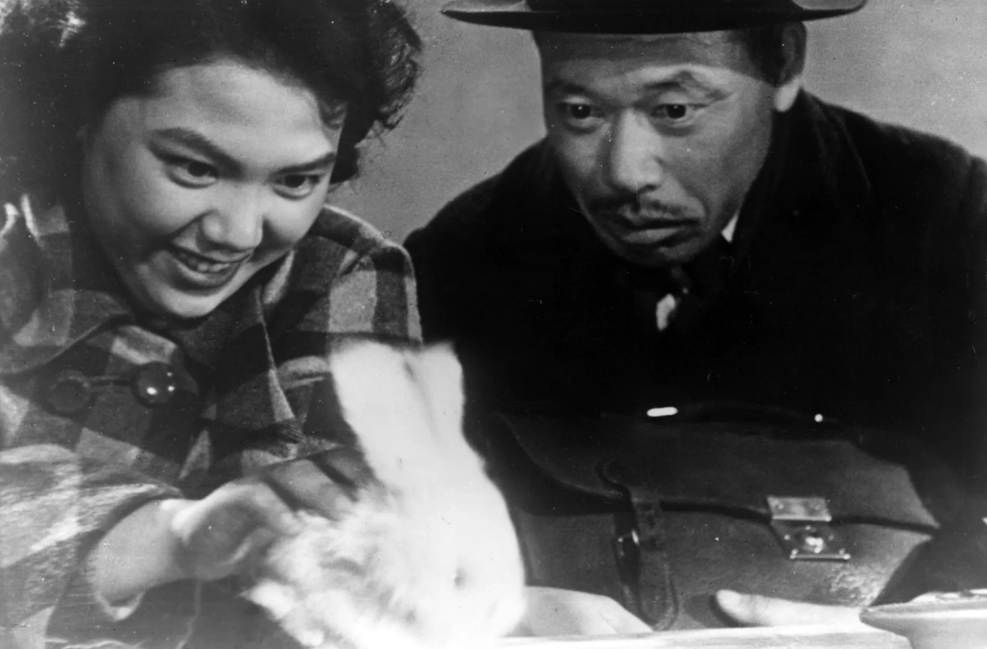 Miki Odagiri and Takashi Shimura in Ikiru (1952)