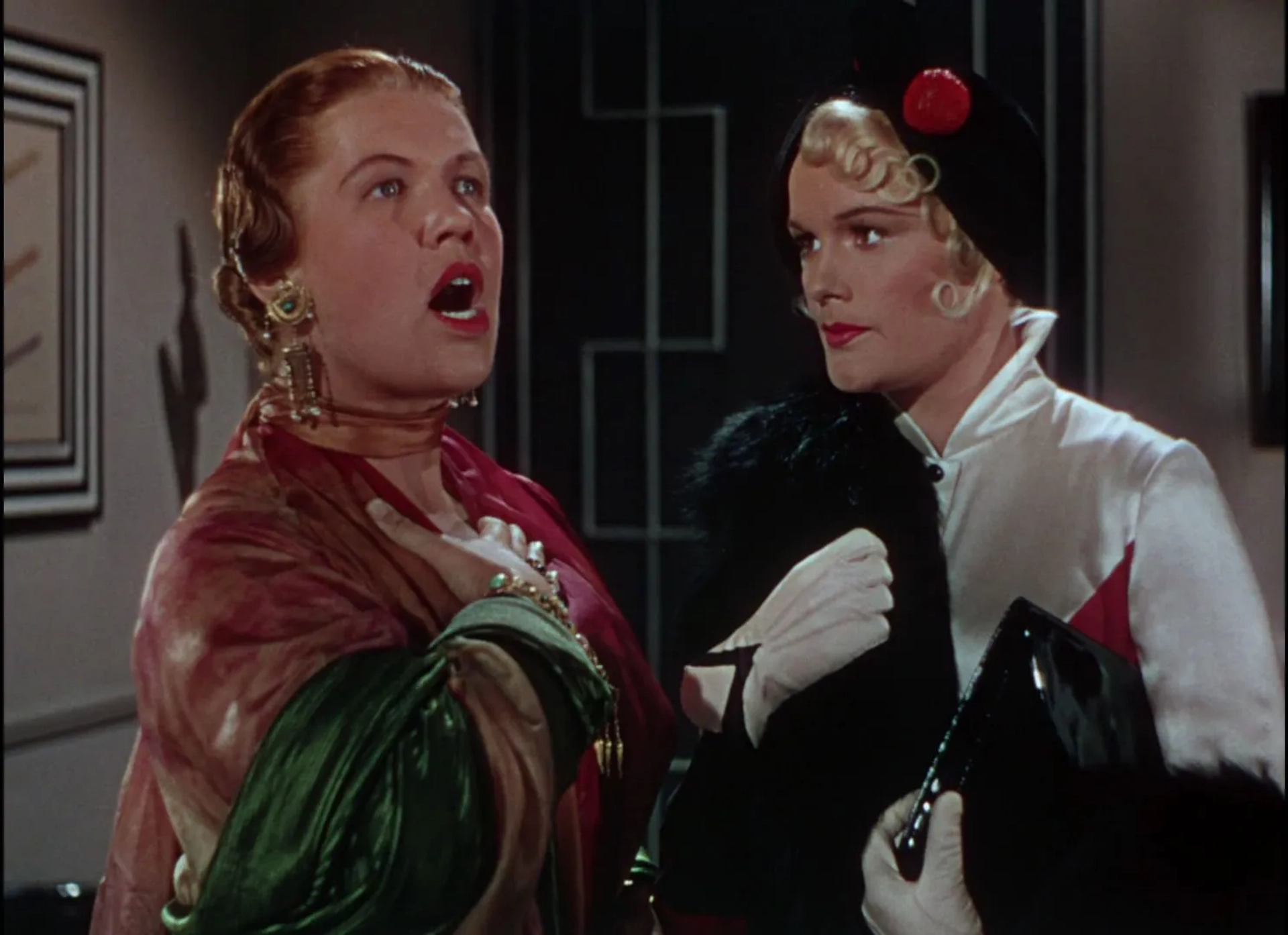 Kathleen Freeman and Jean Hagen in Singin' in the Rain (1952)