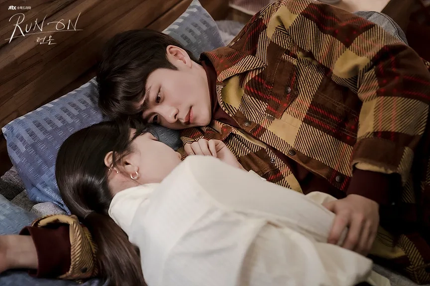 Sooyoung Choi and Kang Tae-oh in Run On (2020)