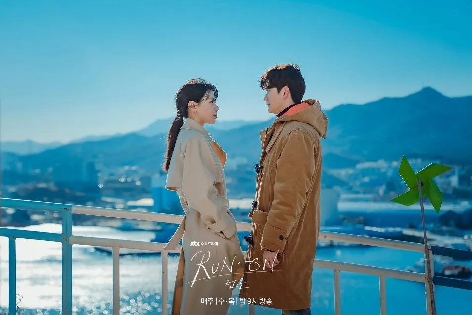 Sooyoung Choi and Kang Tae-oh in Run On (2020)