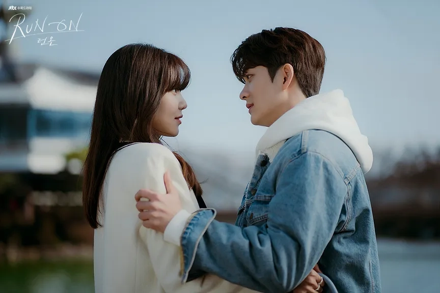 Sooyoung Choi and Kang Tae-oh in Run On (2020)