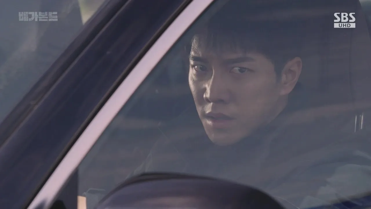 Lee Seung-gi in Vagabond: Episode #1.12 (2019)