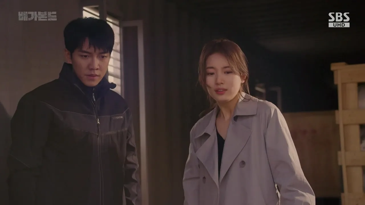 Lee Seung-gi and Bae Suzy in Vagabond: Episode #1.11 (2019)