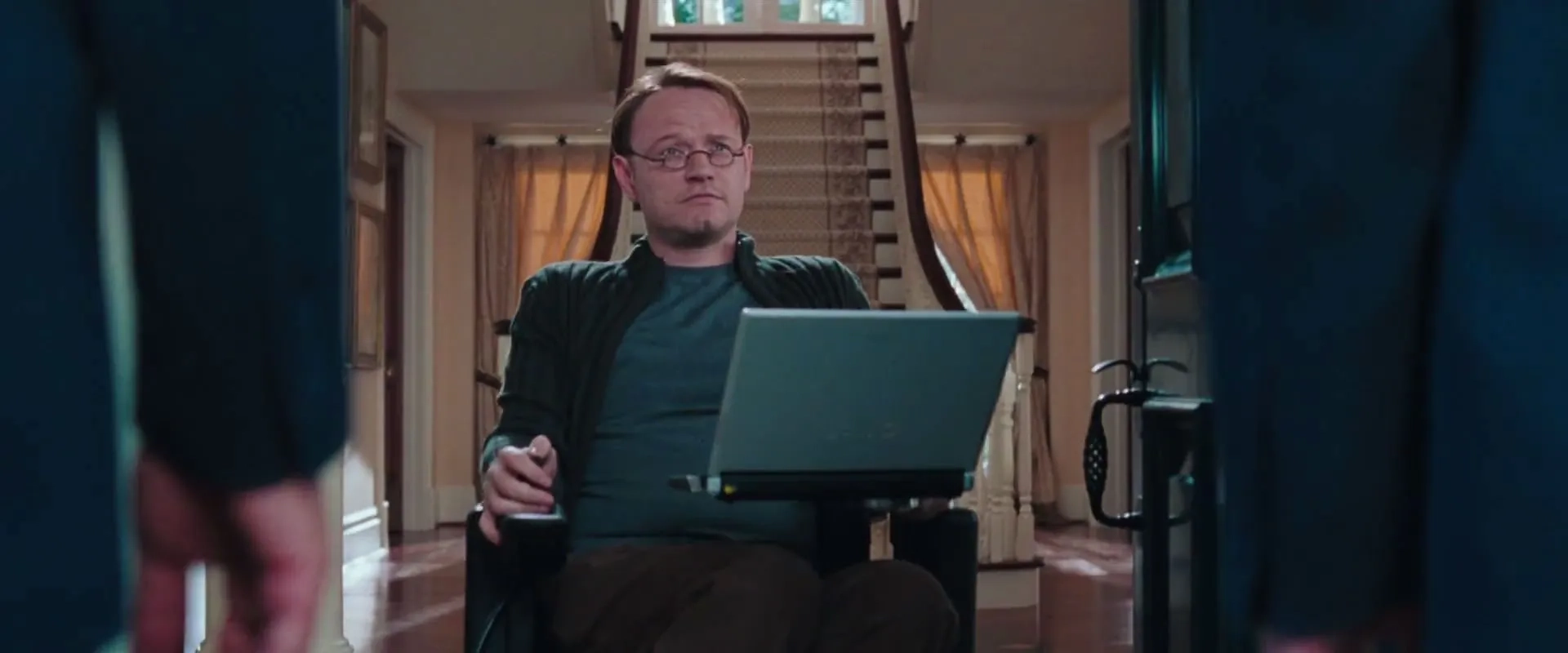 Jared Harris in Resident Evil: Apocalypse (2004)