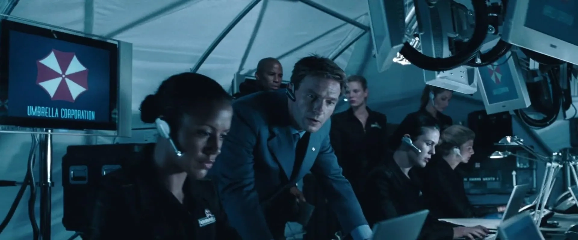 Thomas Kretschmann in Resident Evil: Apocalypse (2004)