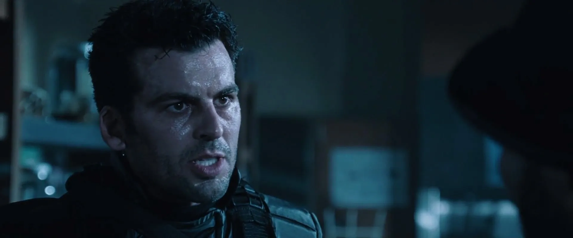 Oded Fehr in Resident Evil: Apocalypse (2004)