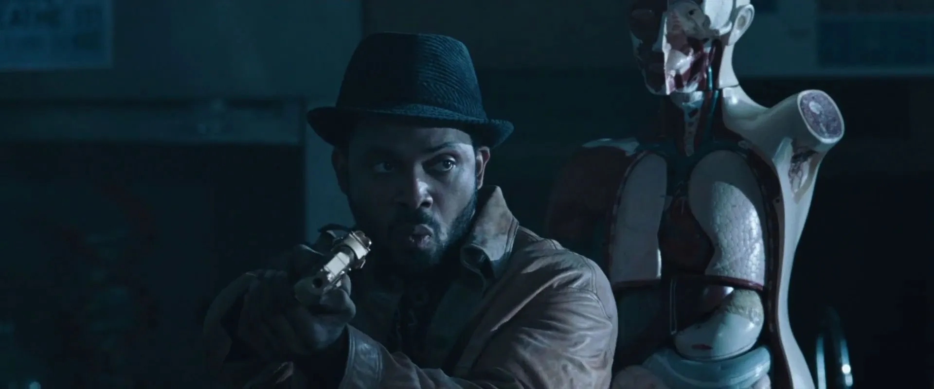 Mike Epps in Resident Evil: Apocalypse (2004)