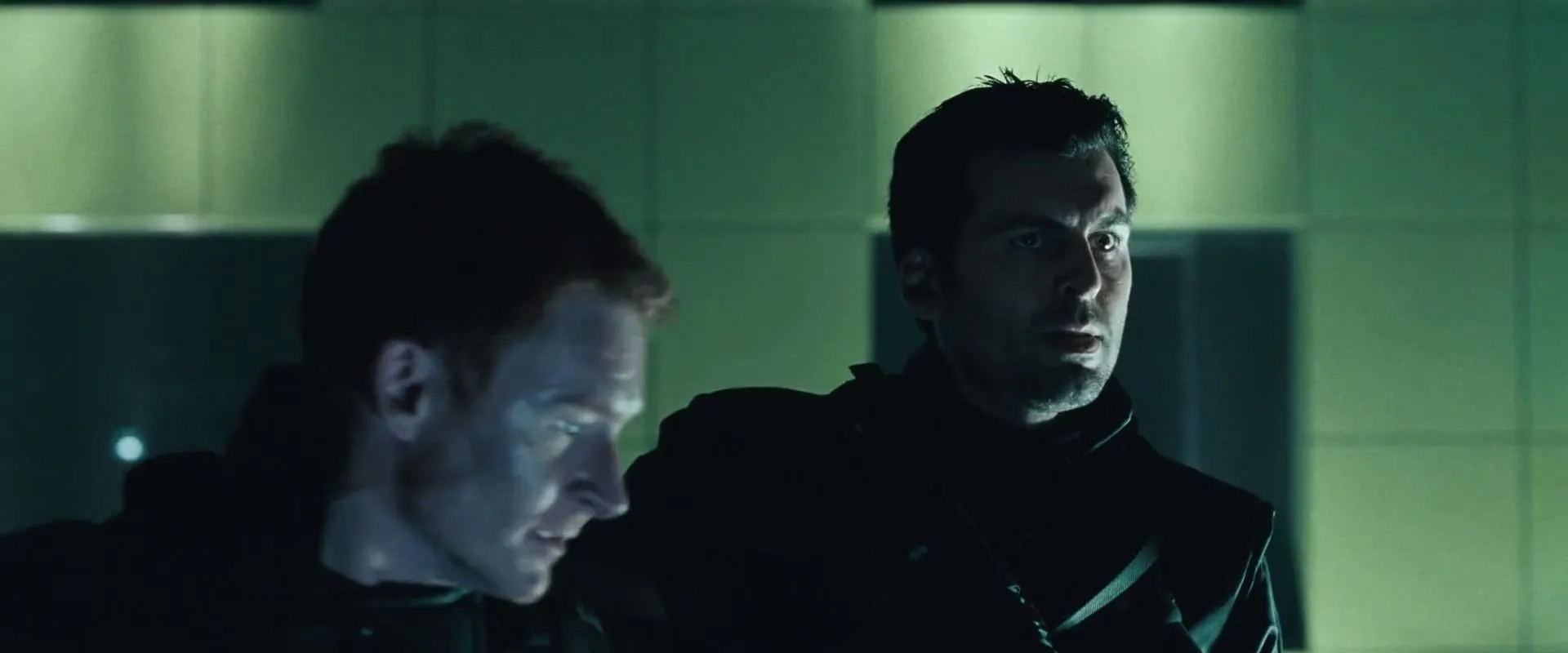 Oded Fehr in Resident Evil: Apocalypse (2004)