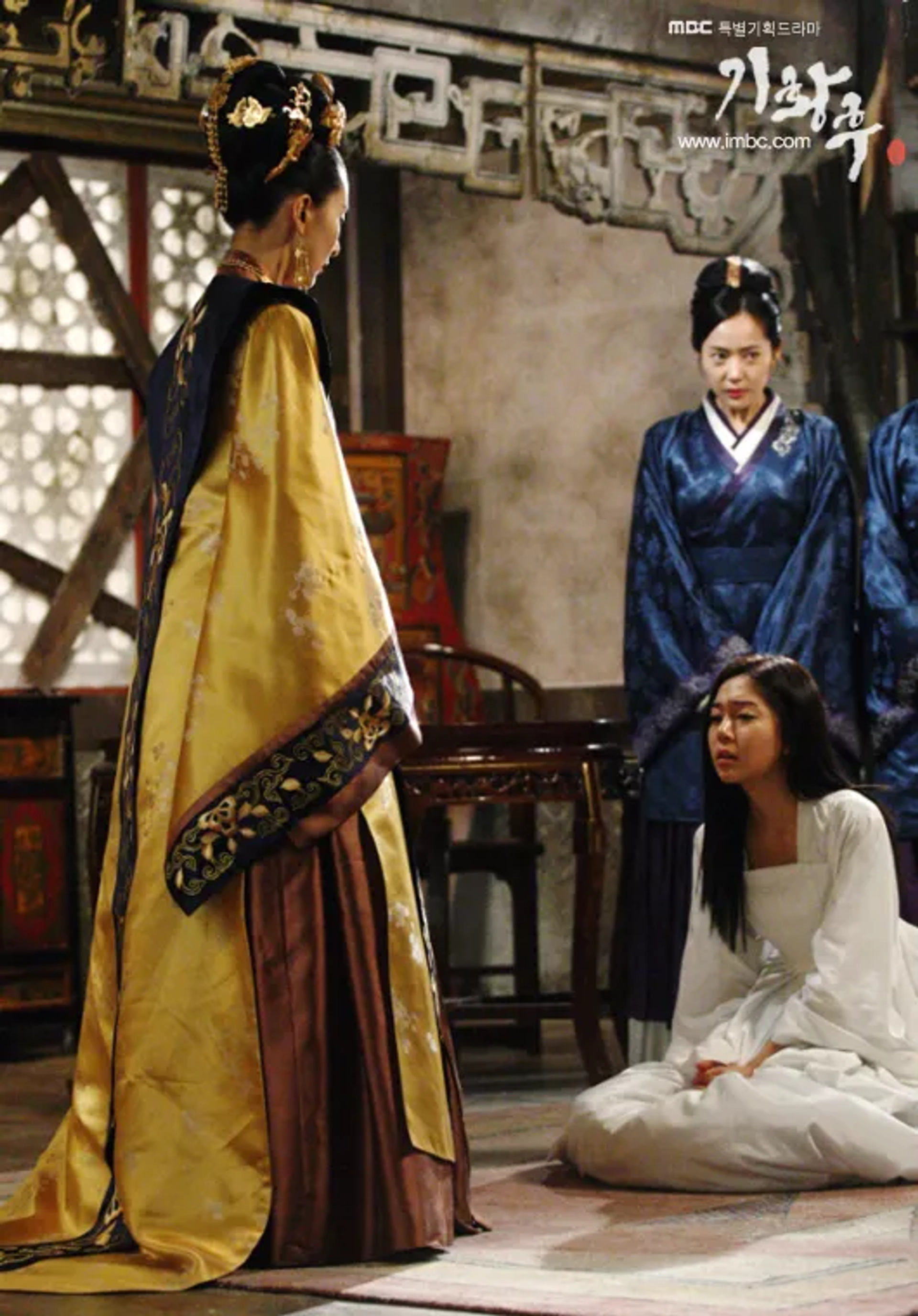 Kim Seo-hyeong, Jin-hee Baek, and Ah Jung Yoon in The Empress Ki (2013)