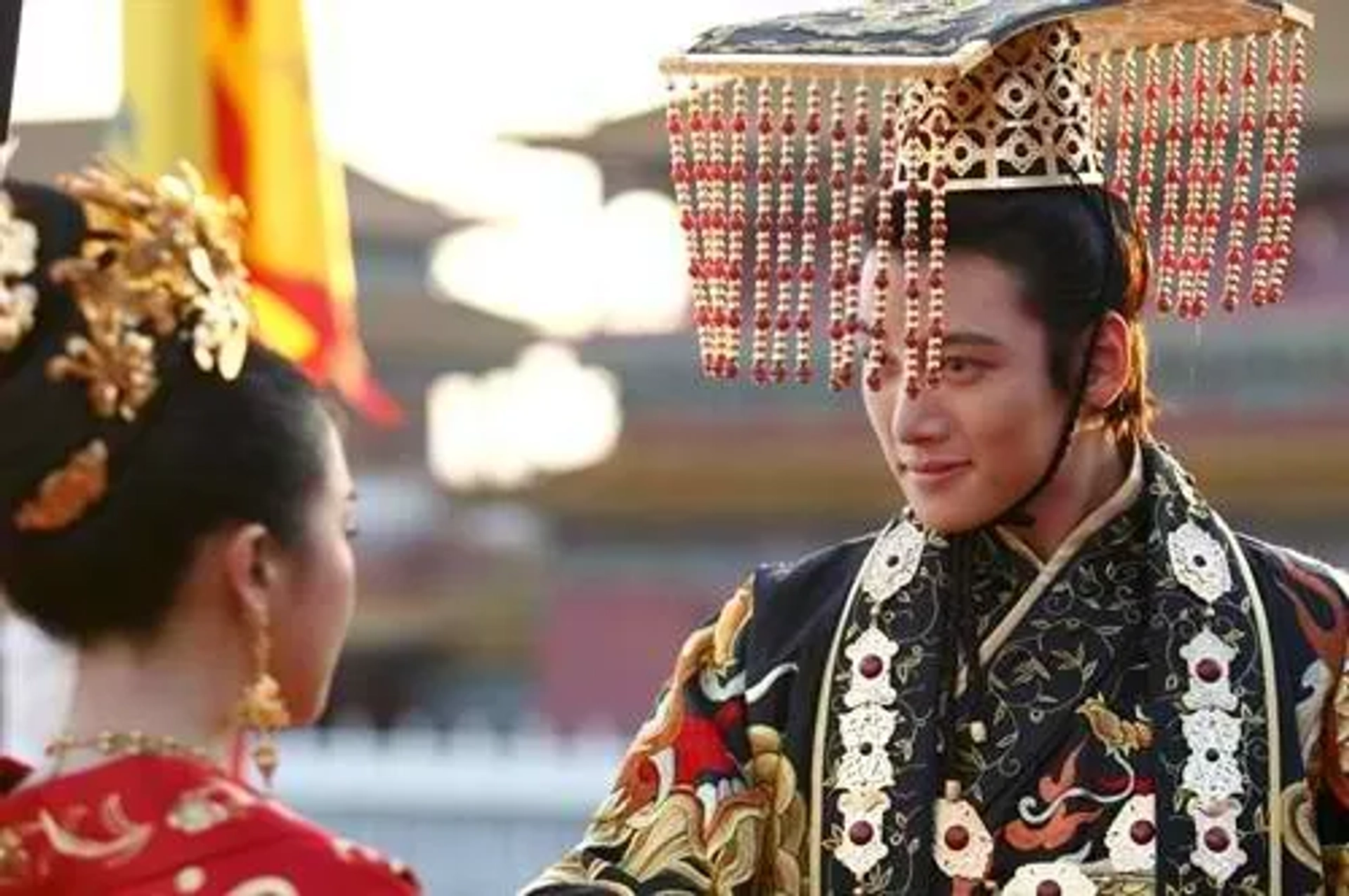 Ha Ji-Won and Ji Chang-wook in The Empress Ki (2013)