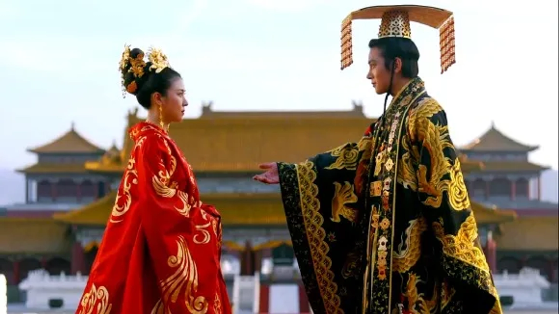 Ha Ji-Won and Ji Chang-wook in The Empress Ki (2013)