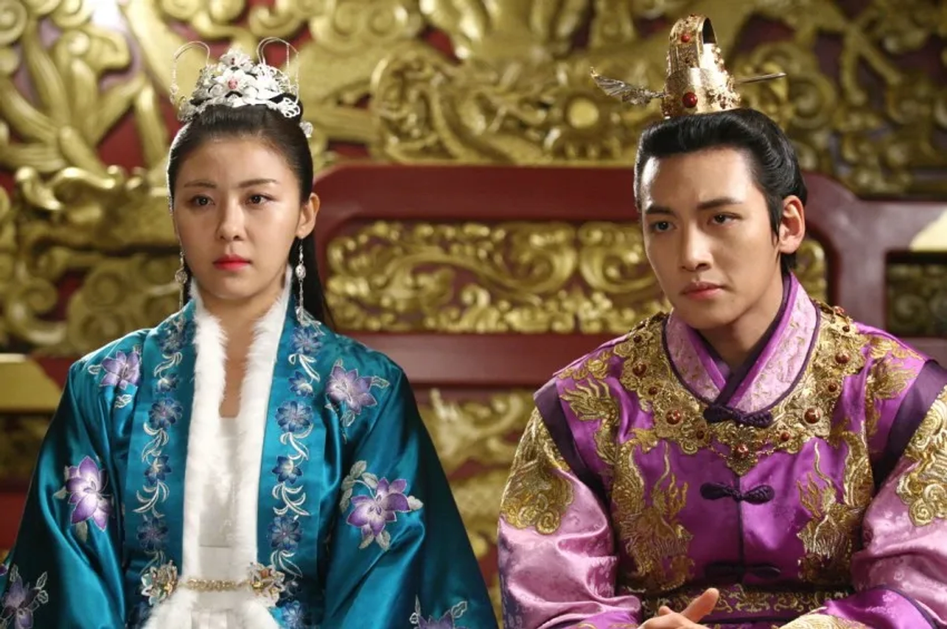 Ha Ji-Won and Ji Chang-wook in The Empress Ki (2013)