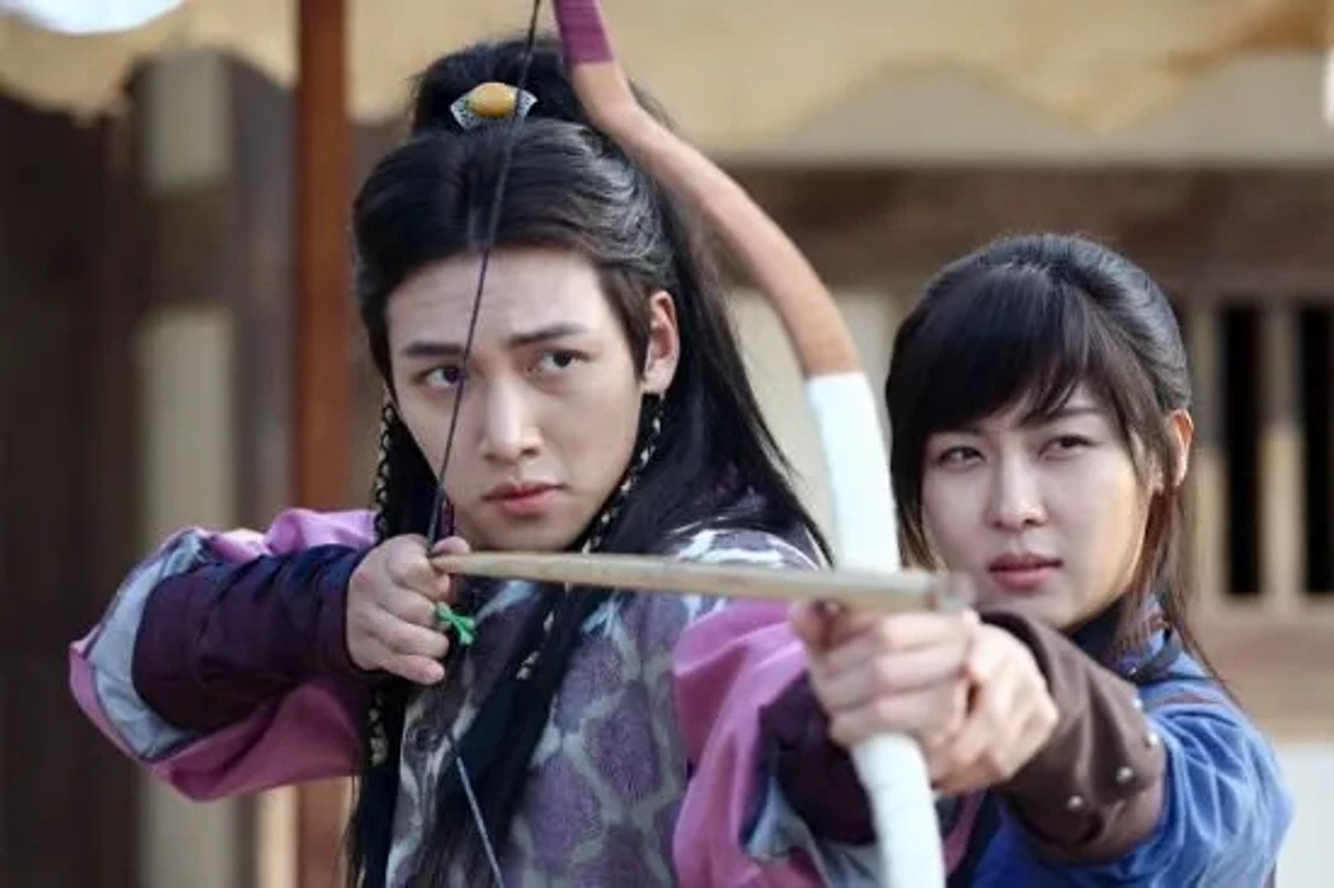 Ha Ji-Won and Ji Chang-wook in The Empress Ki (2013)