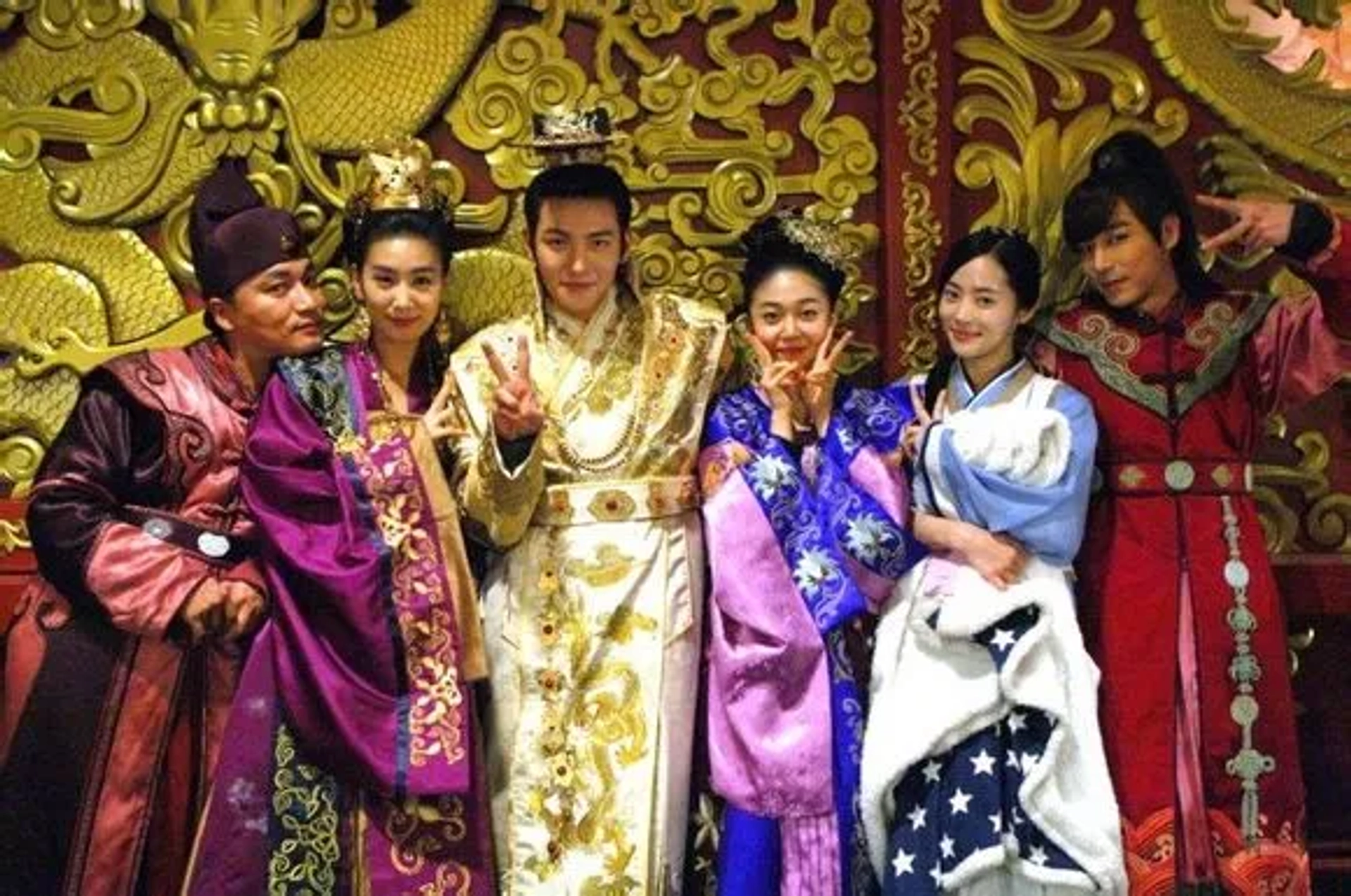 Kim Seo-hyeong, Jo Jae-yoon, Jin Yi-Han, Jin-hee Baek, Ji Chang-wook, and Ah Jung Yoon in The Empress Ki (2013)