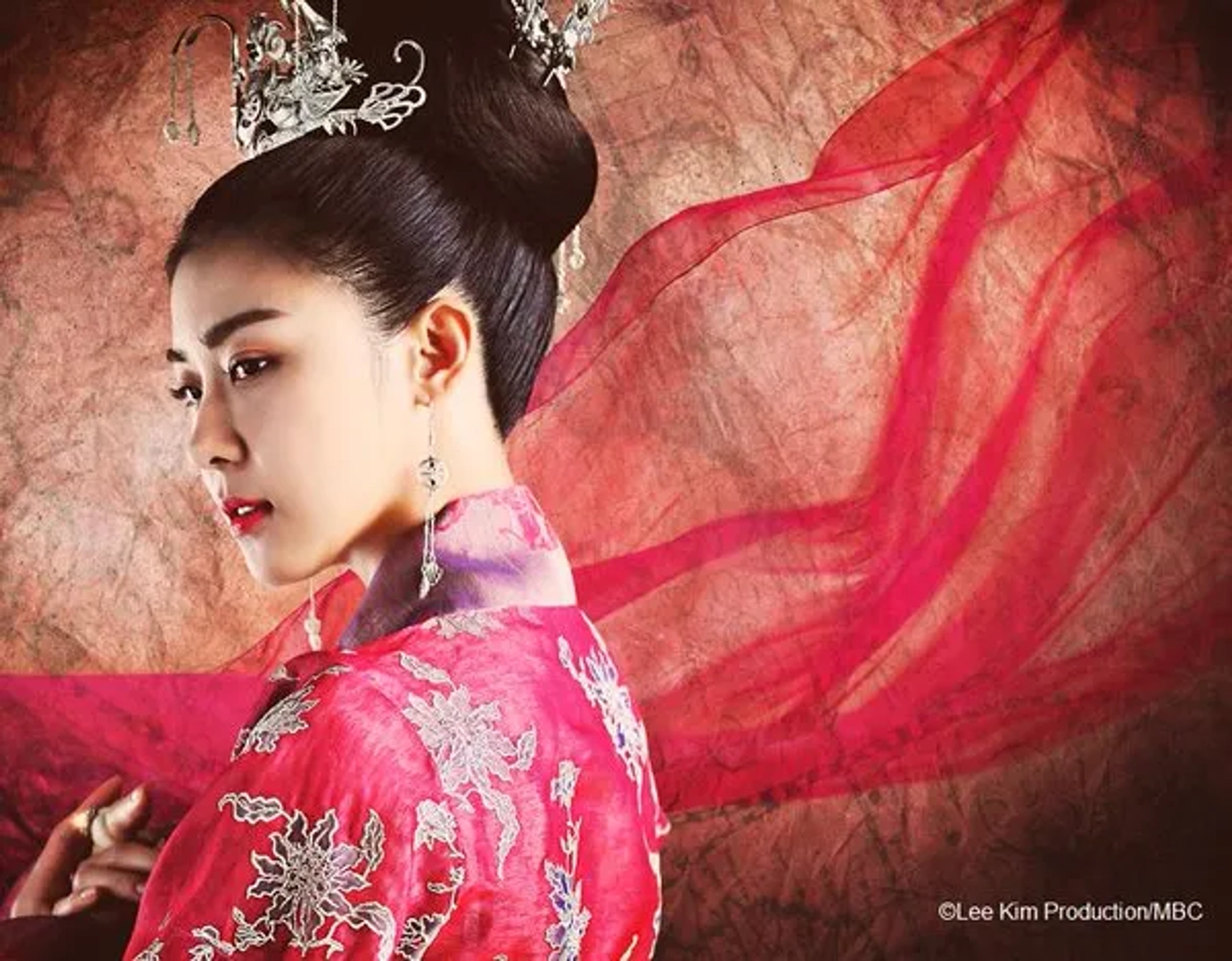 Ha Ji-Won in The Empress Ki (2013)