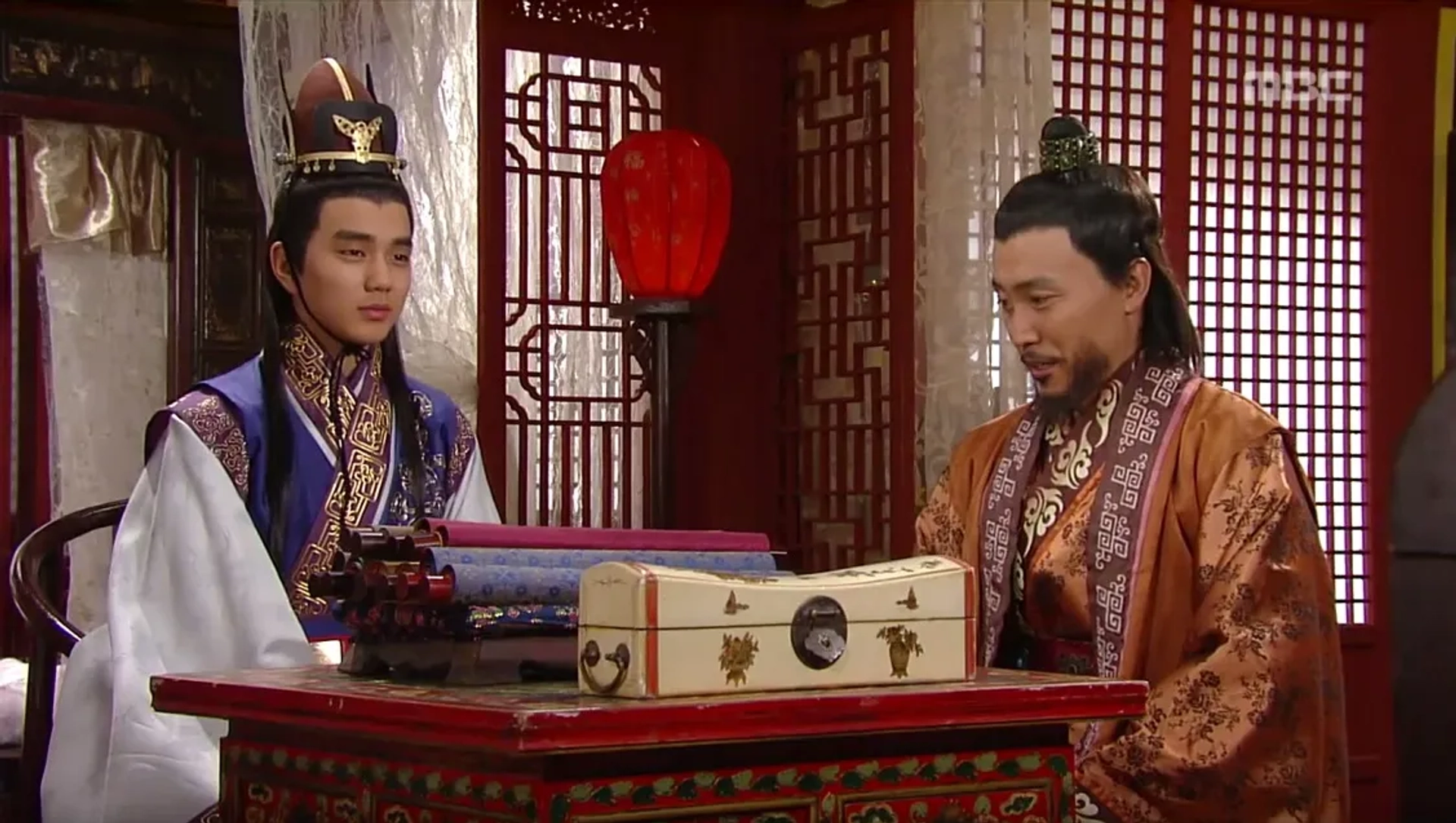 Yoo Seung-ho and Eom Hyo-Seob in The Great Queen Seondeok (2009)