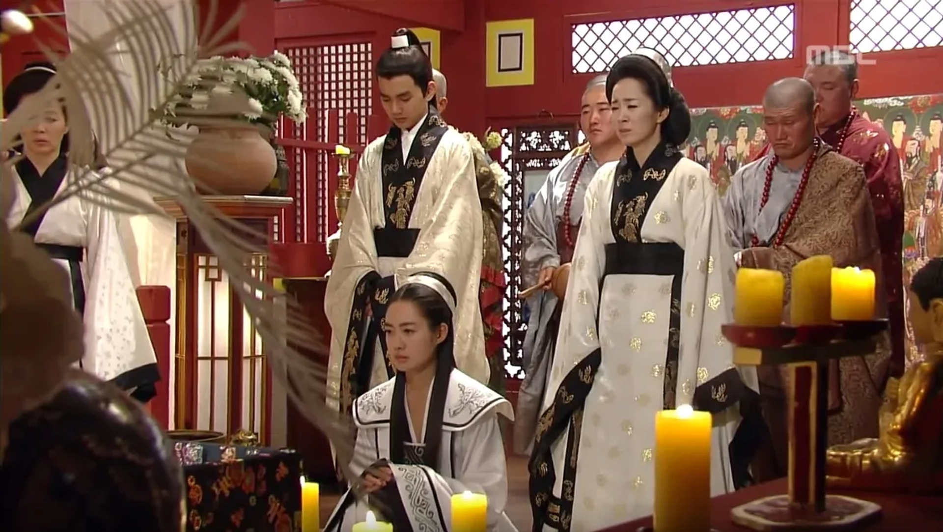 Yo-won Lee, Yoon Yoo-sun, and Yoo Seung-ho in The Great Queen Seondeok (2009)