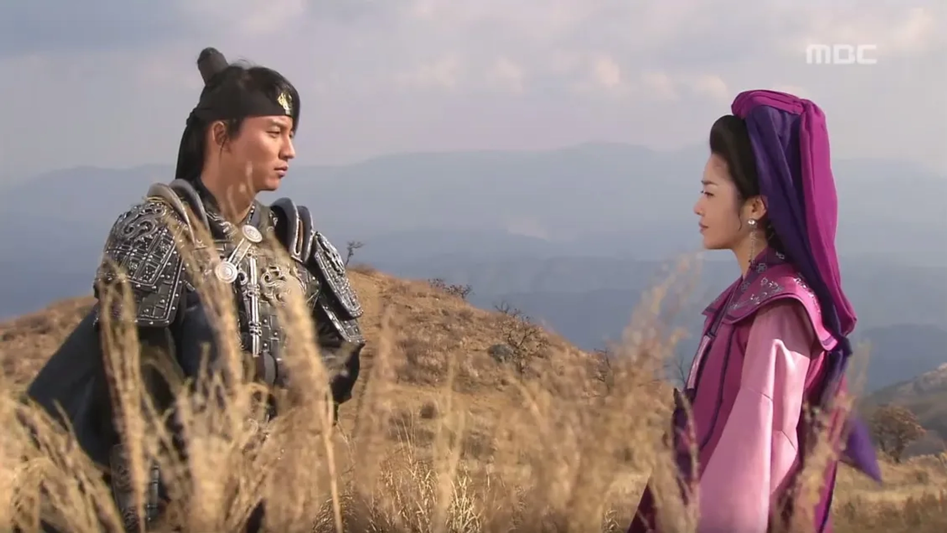 Kim Nam-gil and Hyun-Jung Go in The Great Queen Seondeok (2009)