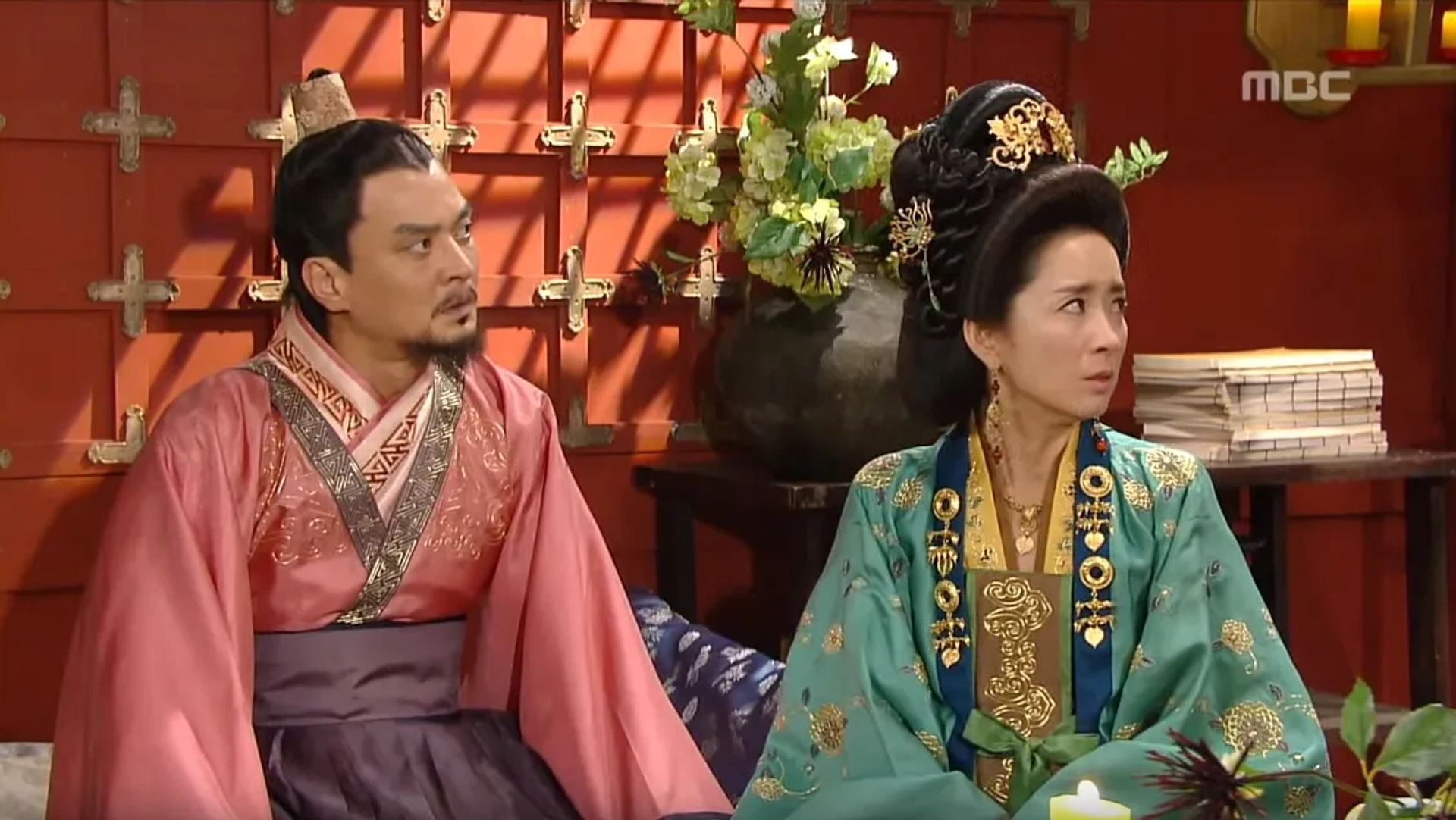 Min-Ki Jo and Yoon Yoo-sun in The Great Queen Seondeok (2009)