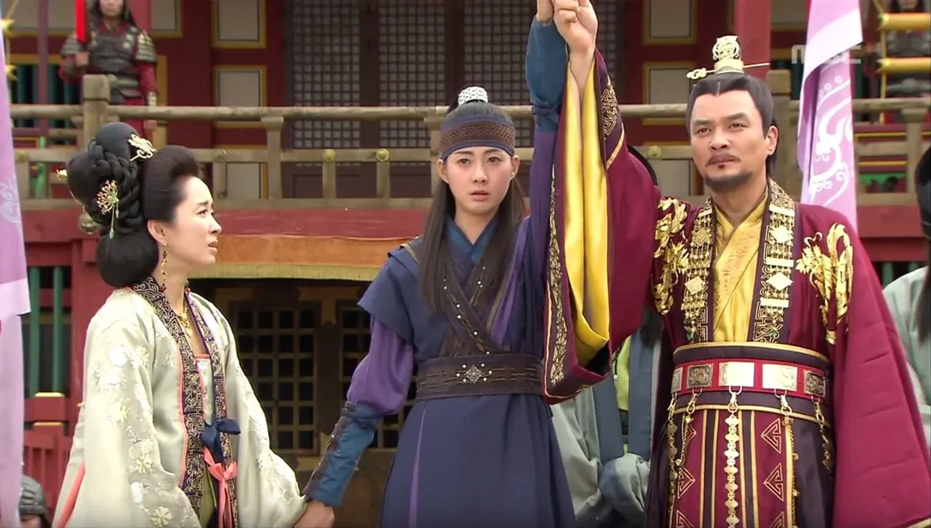 Yo-won Lee, Min-Ki Jo, and Yoon Yoo-sun in The Great Queen Seondeok (2009)