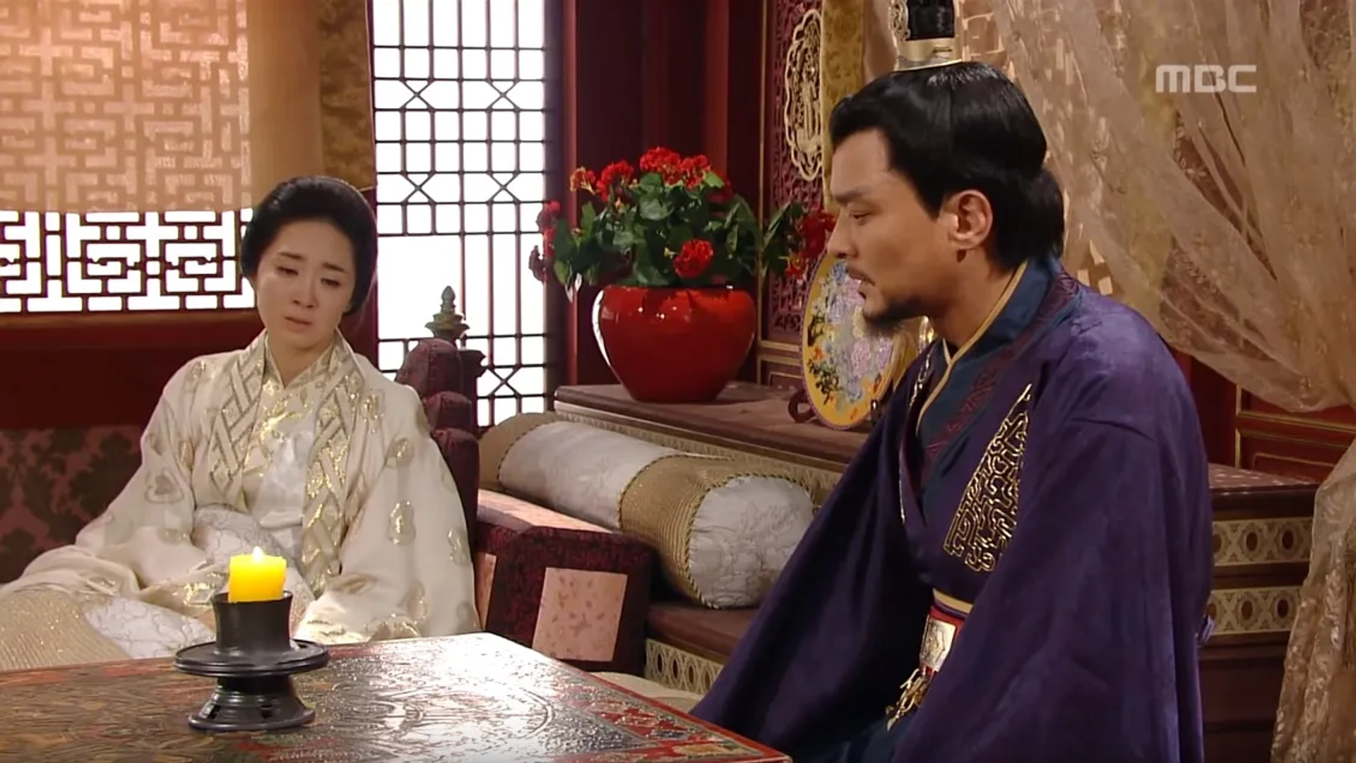 Min-Ki Jo and Yoon Yoo-sun in The Great Queen Seondeok (2009)